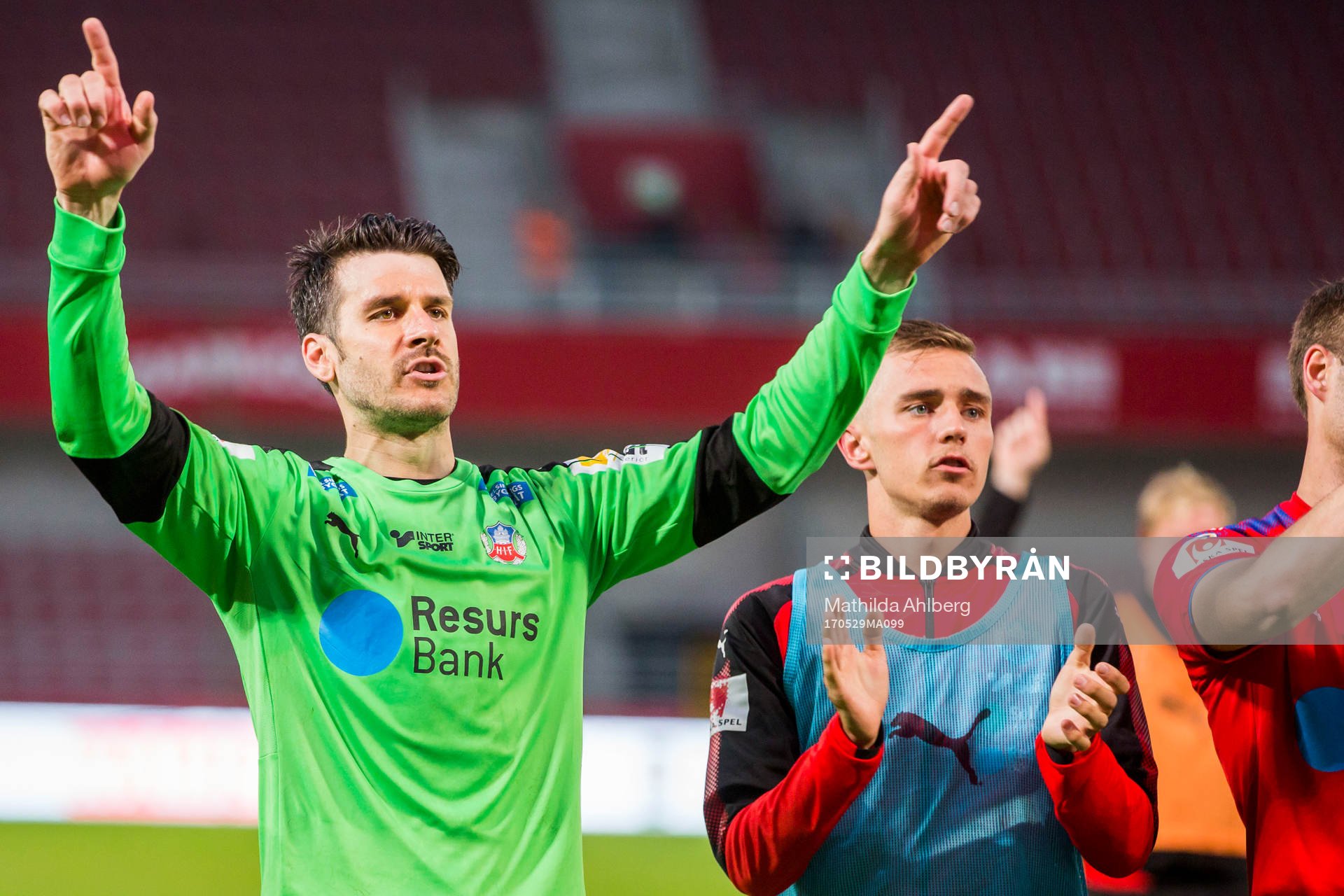 Helsingborgs målvakt Matt Pyzdrowski jublar efter fotbollsmatchen i Superettan mellan Helsingborg och Syrianska FC den 29 maj 2017 i Helsingborg.