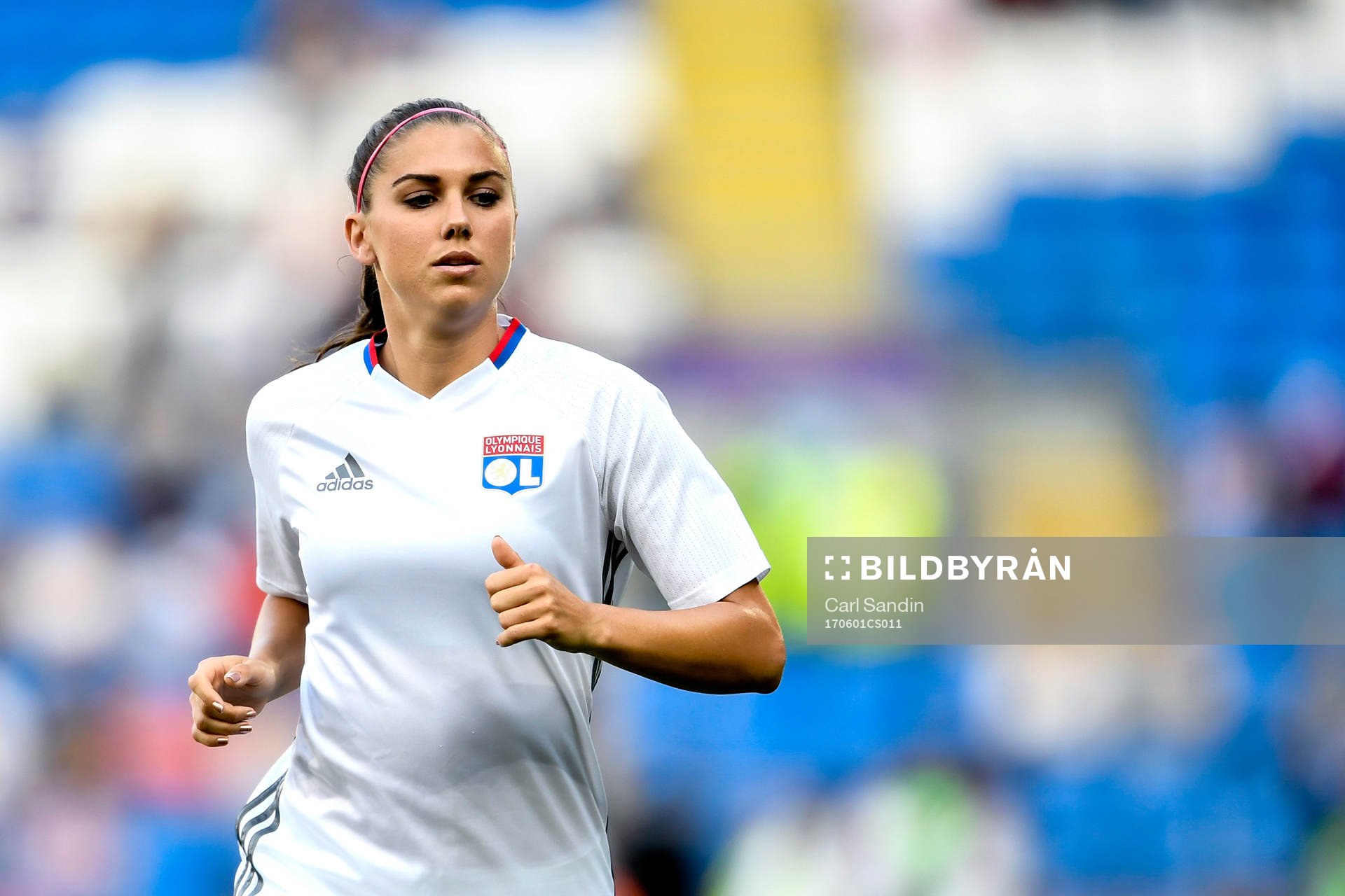 Lyons Alex Morgan värmer upp