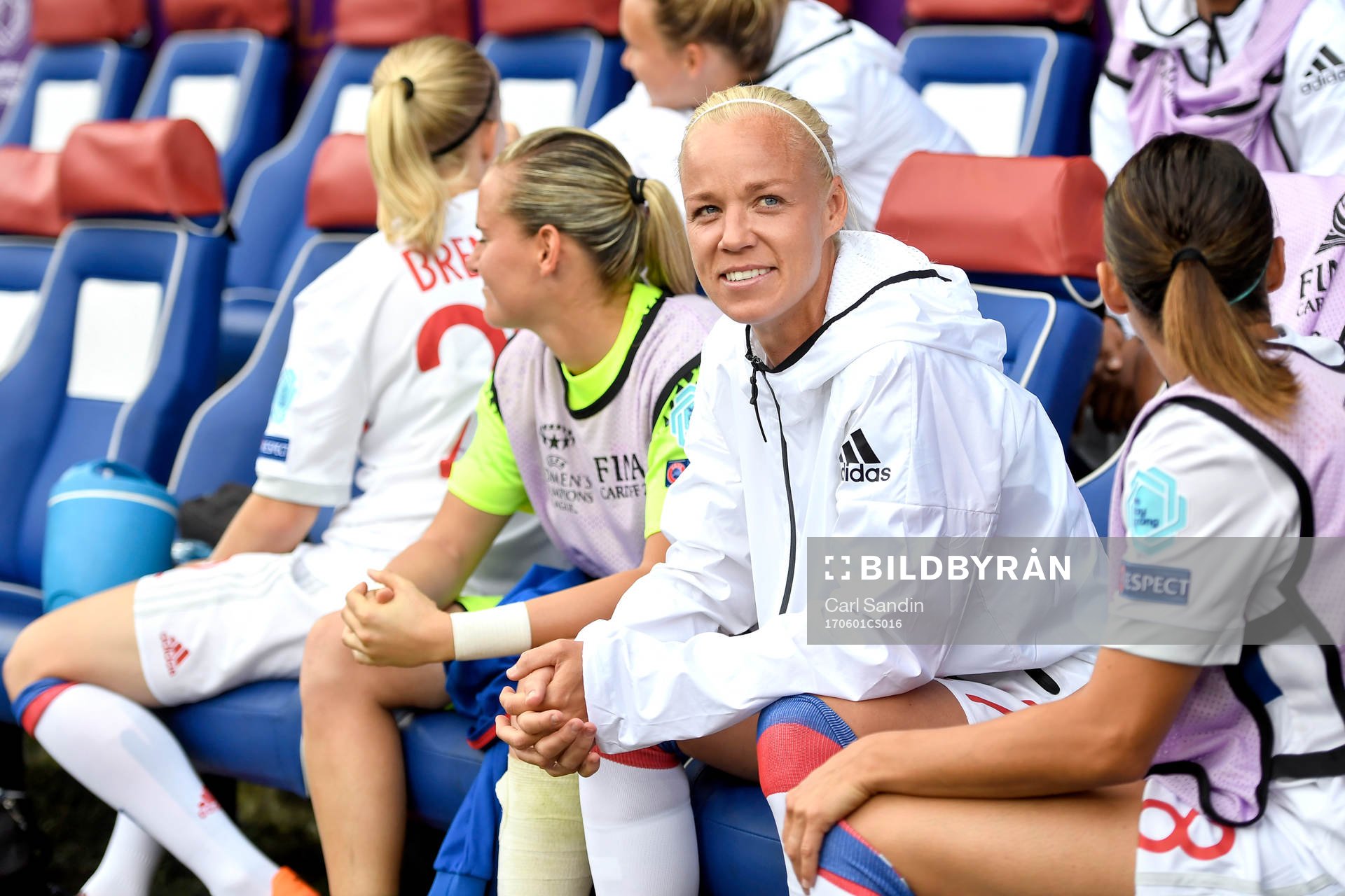 Lyons Caroline Seger på bänken