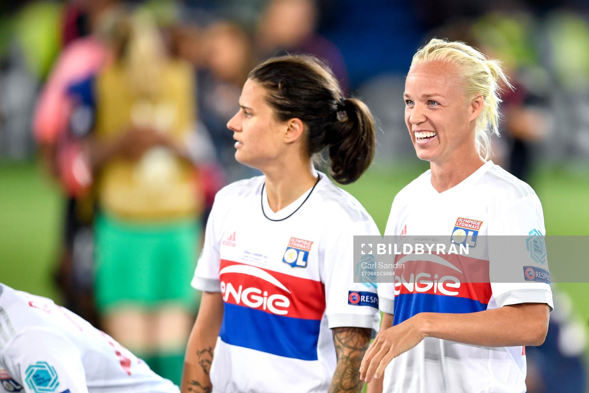 Lyons Caroline Seger jublar