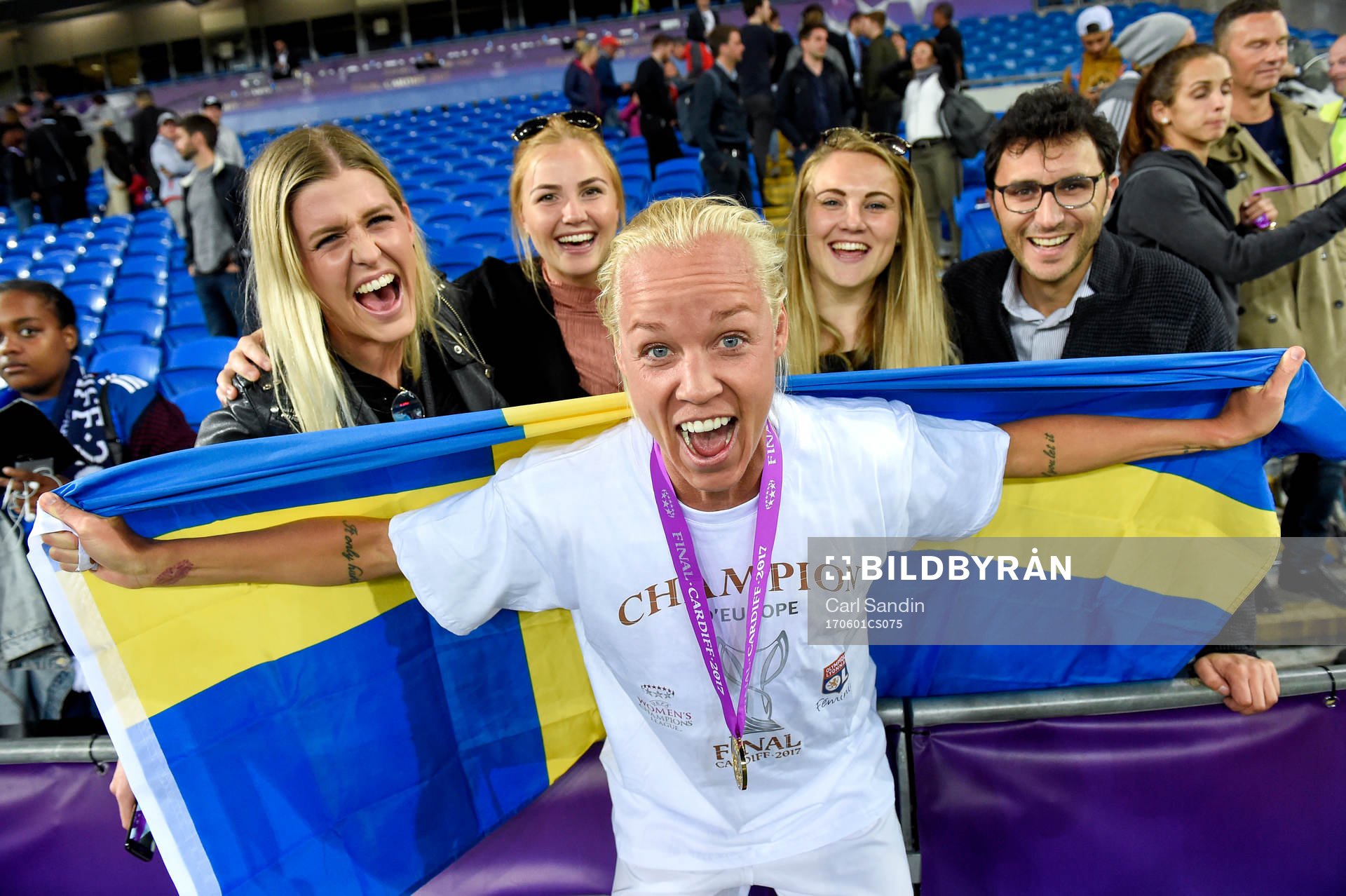 Lyons Caroline Seger och Olivia Schough jublar med svenska