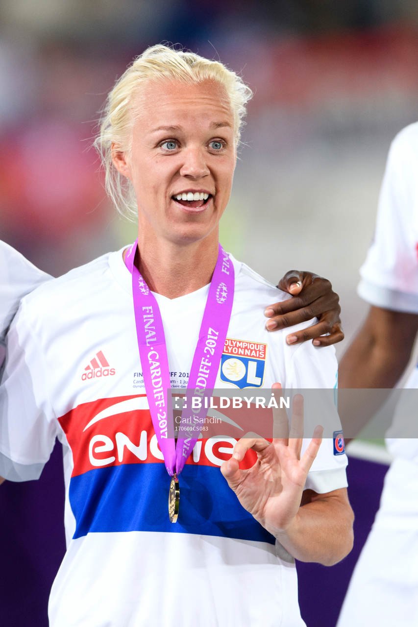 Lyons Caroline Seger jublar