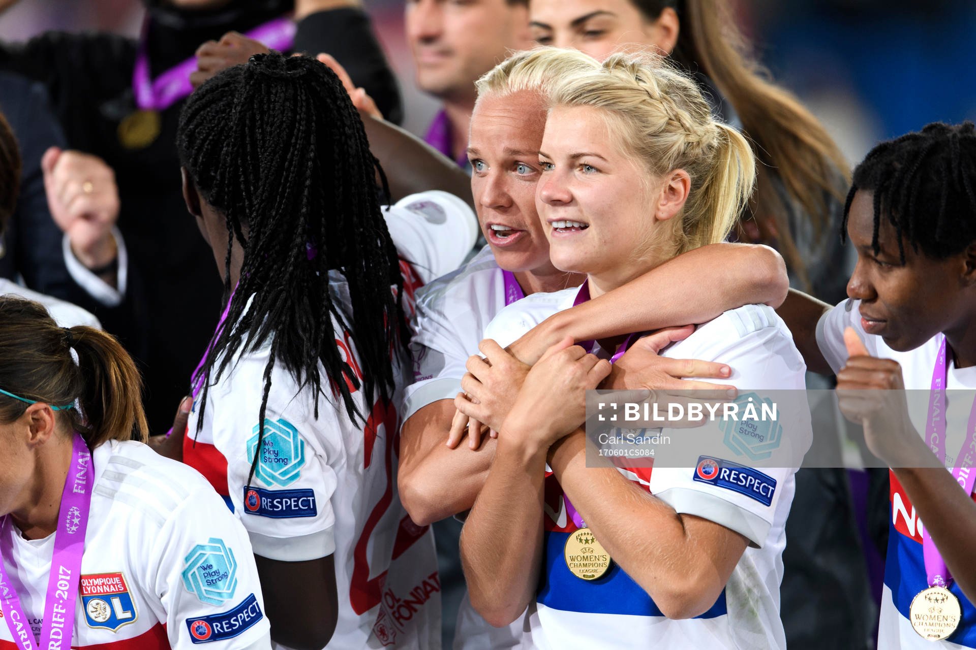 Lyons Caroline Seger och Ada Hegerberg jublar