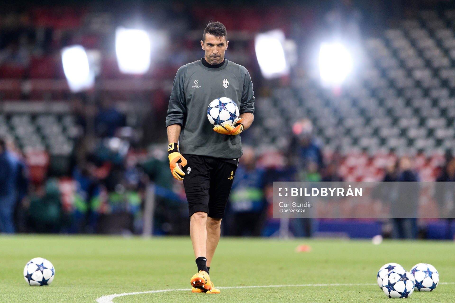 Målvakt Gianluigi Buffon under en träning med Juventus inför finalen i Champions League den 2 juni 2017 i Cardiff.
