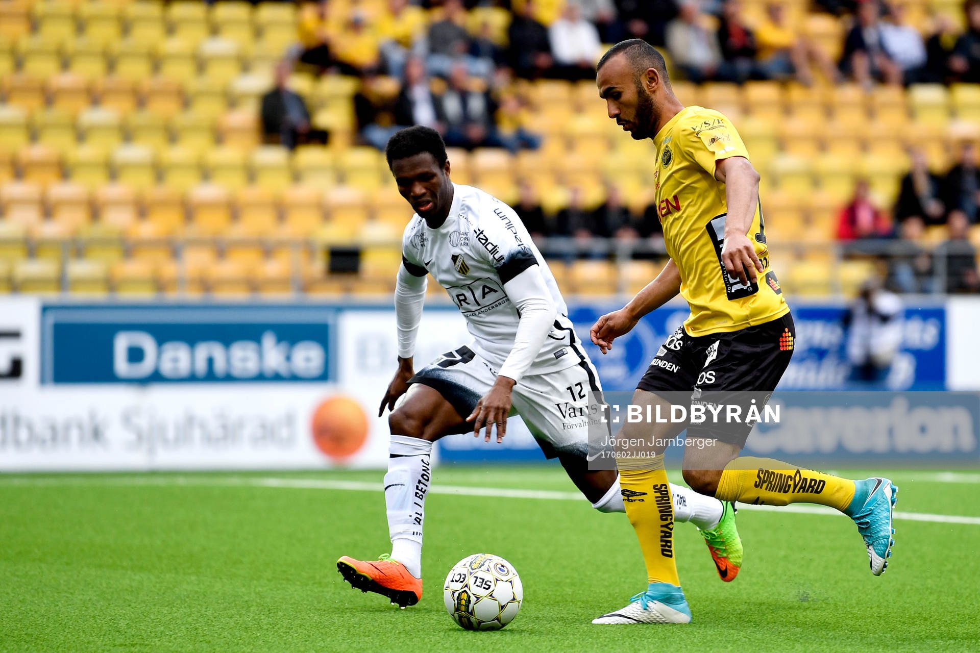 Elfsborgs Issam Jebali och Häckens Mohammed Abubakari
