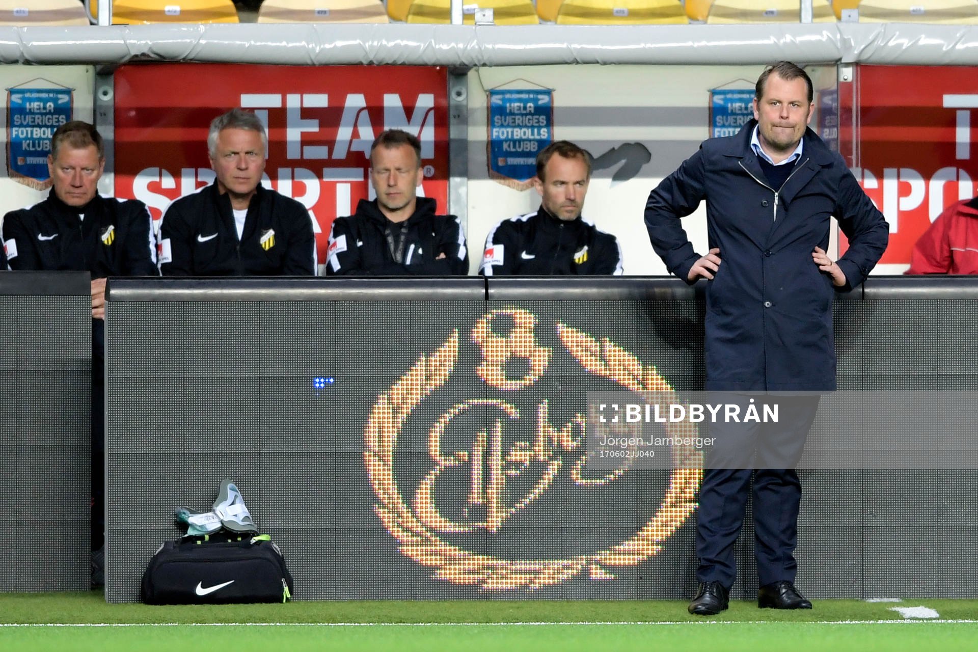 Häckens tränare Mikael Stahre deppar