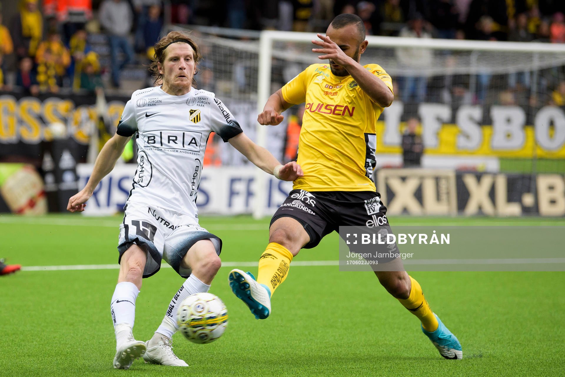 Häckens Erik Friberg och Elfsborgs Issam Jebali
