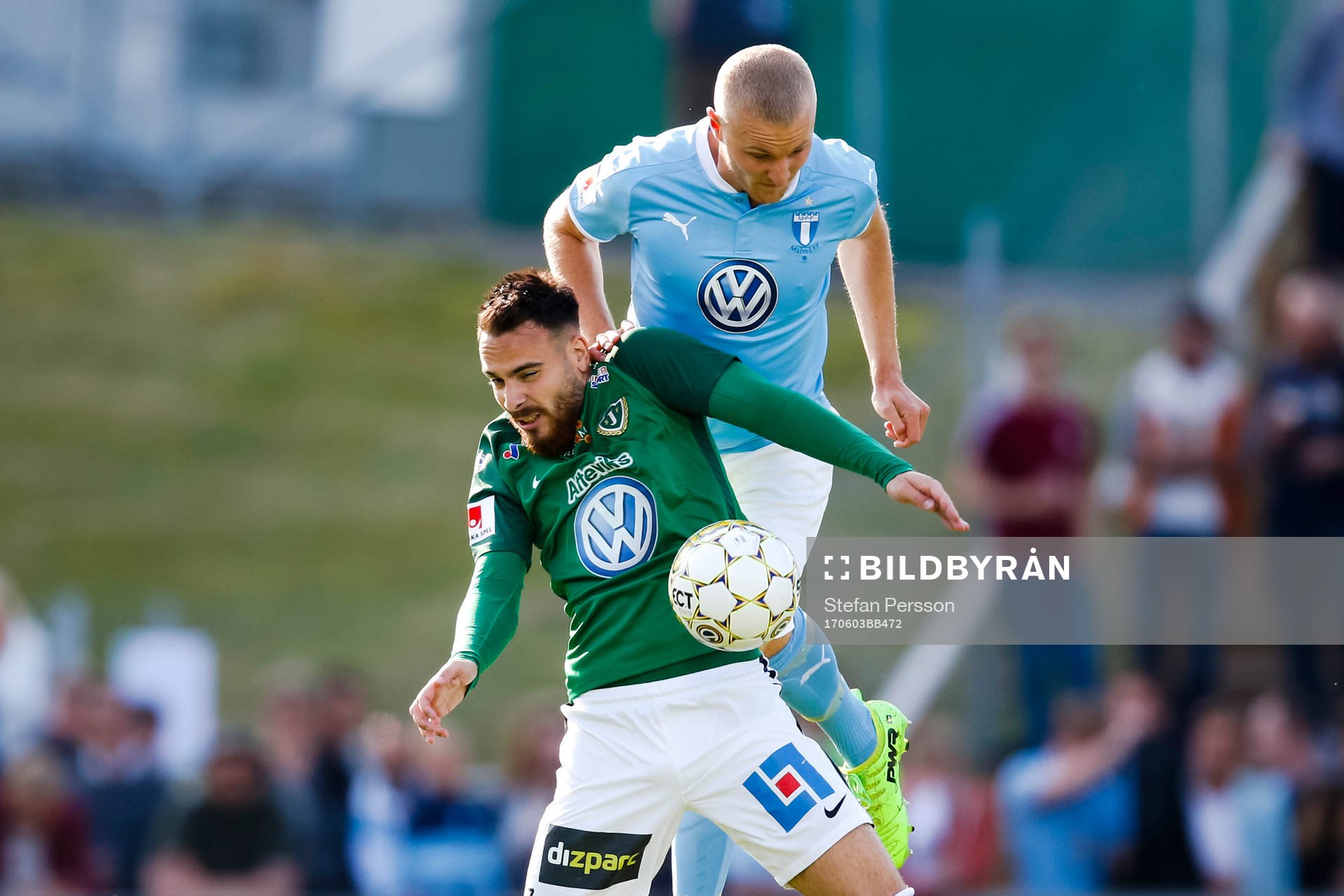 Malmö FFs Franz Brorsson och Jönköpings Dzenis Kozica