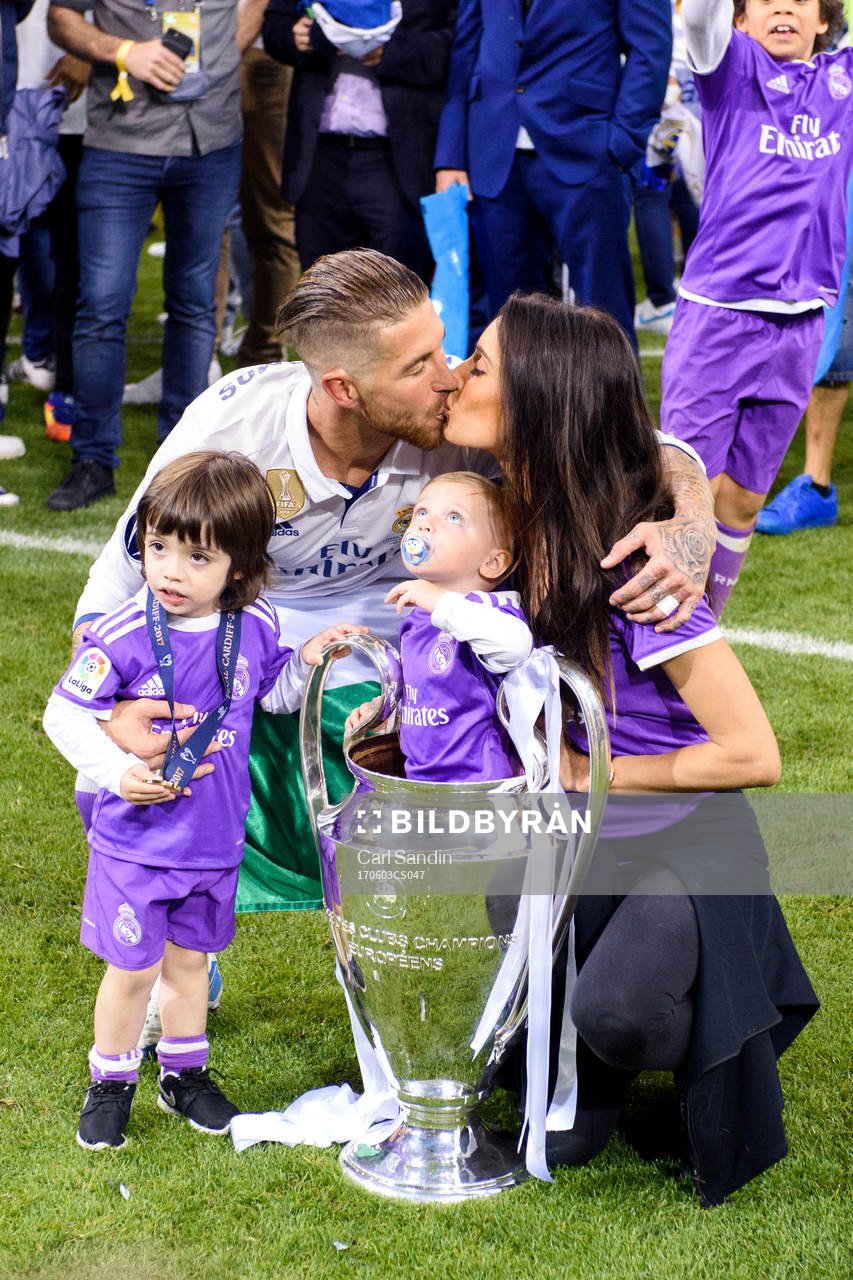 Real Madrids Sergio Ramos med pokalen