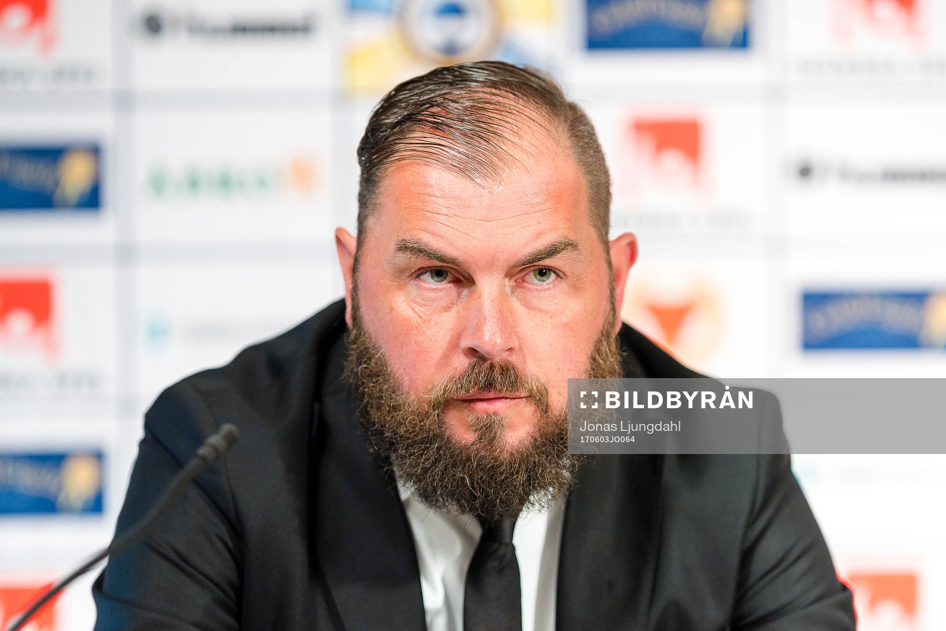 Örebros tränare Alexander Axén på presskonferens