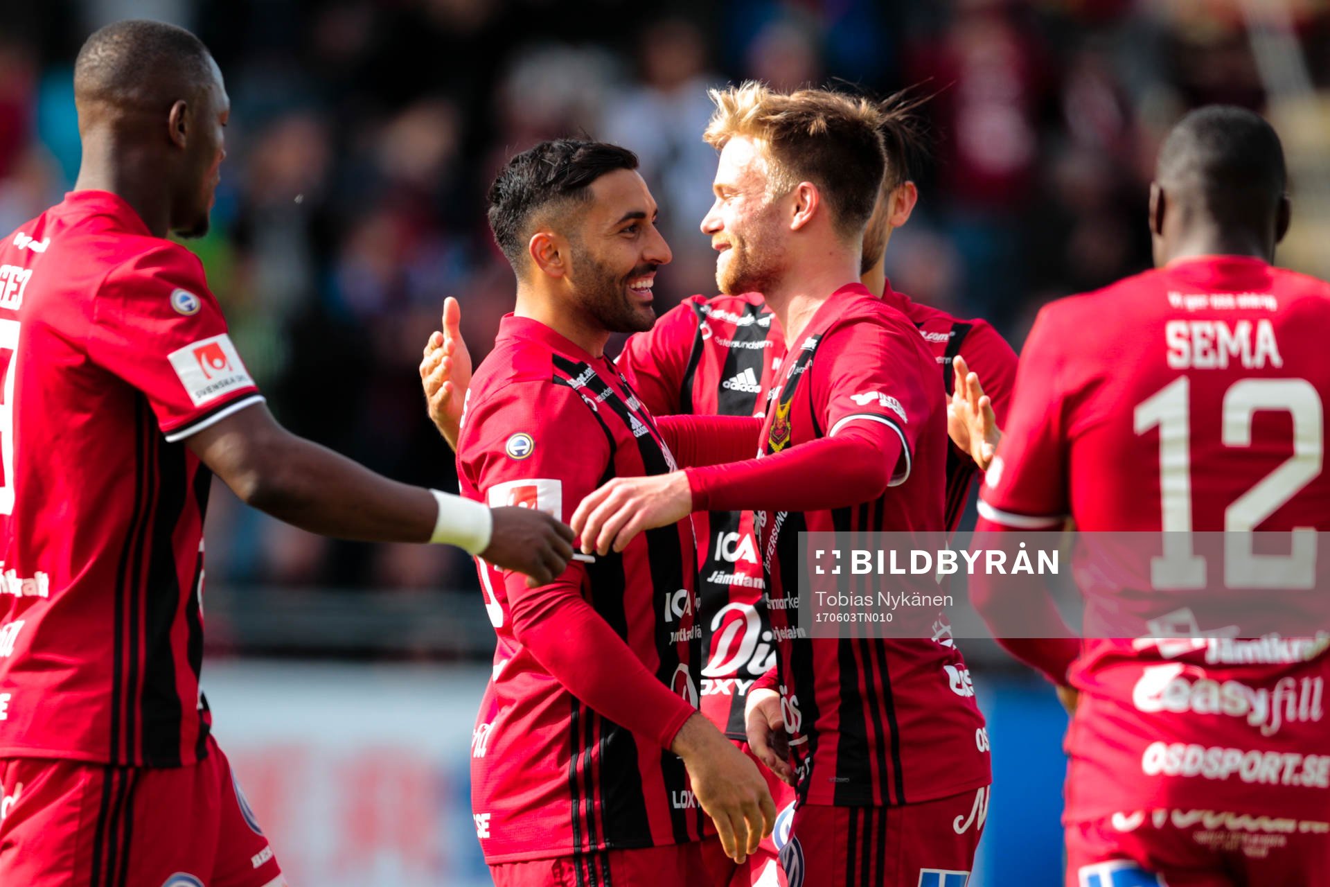 Östersunds Saman Ghoddos jublar