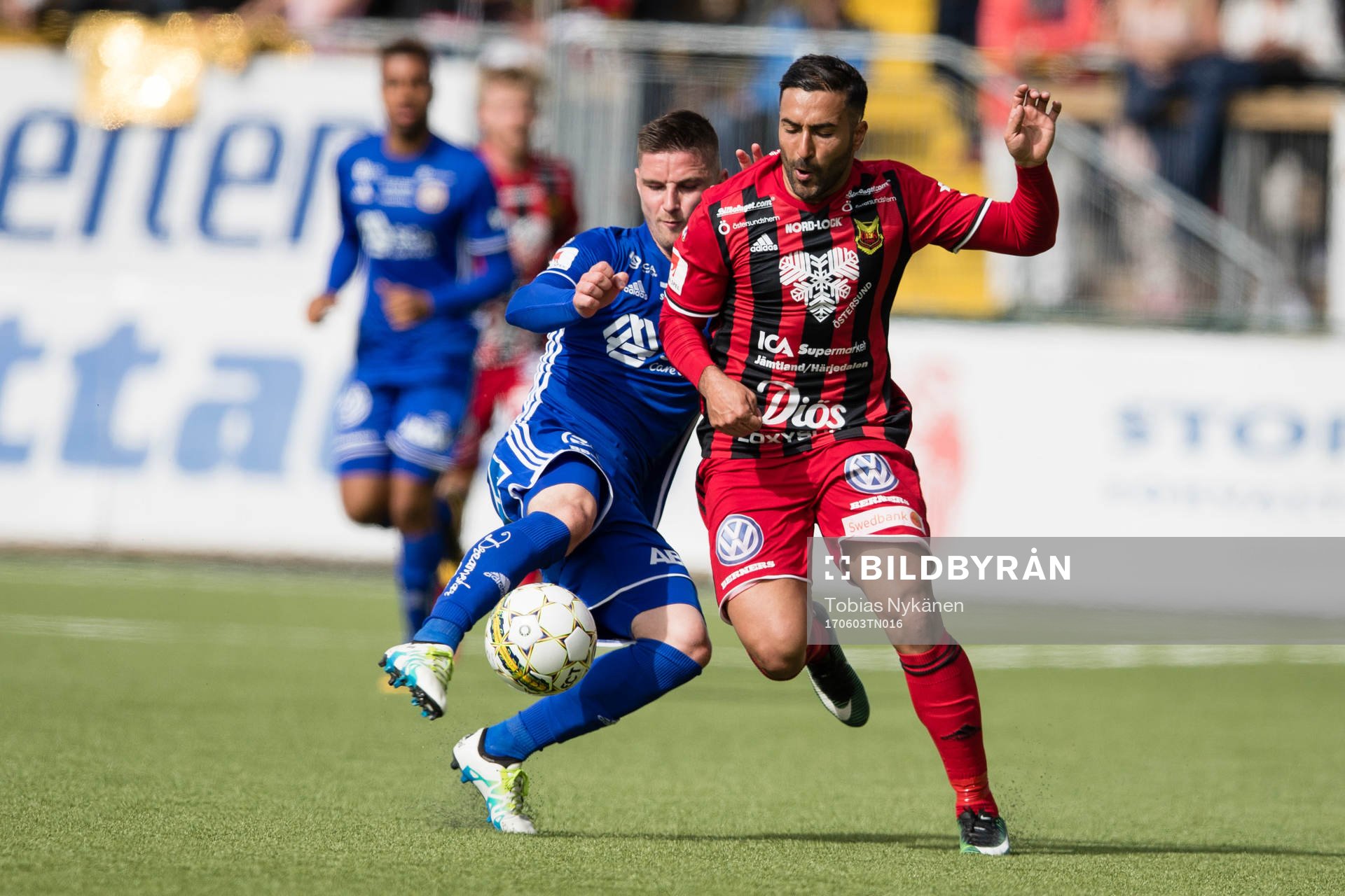 Östersunds Saman Ghoddos mot Sundsvalls Kristinn Freyr