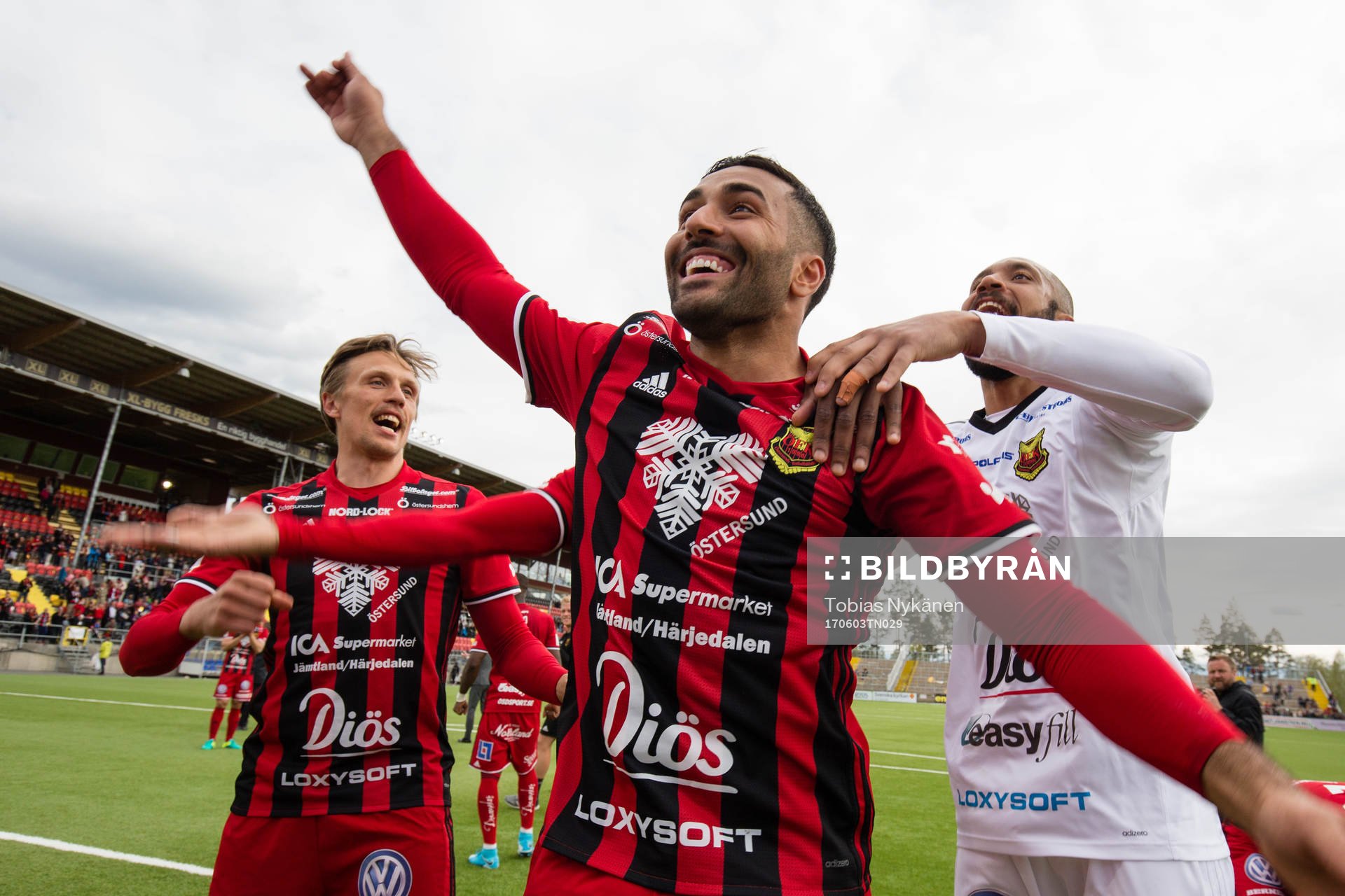 Östersunds Saman Ghoddos jublar efter fotbollsmatchen i Allsvenskan mellan Östersund och Sundsvall den 3 juni 2017 i Östersund.