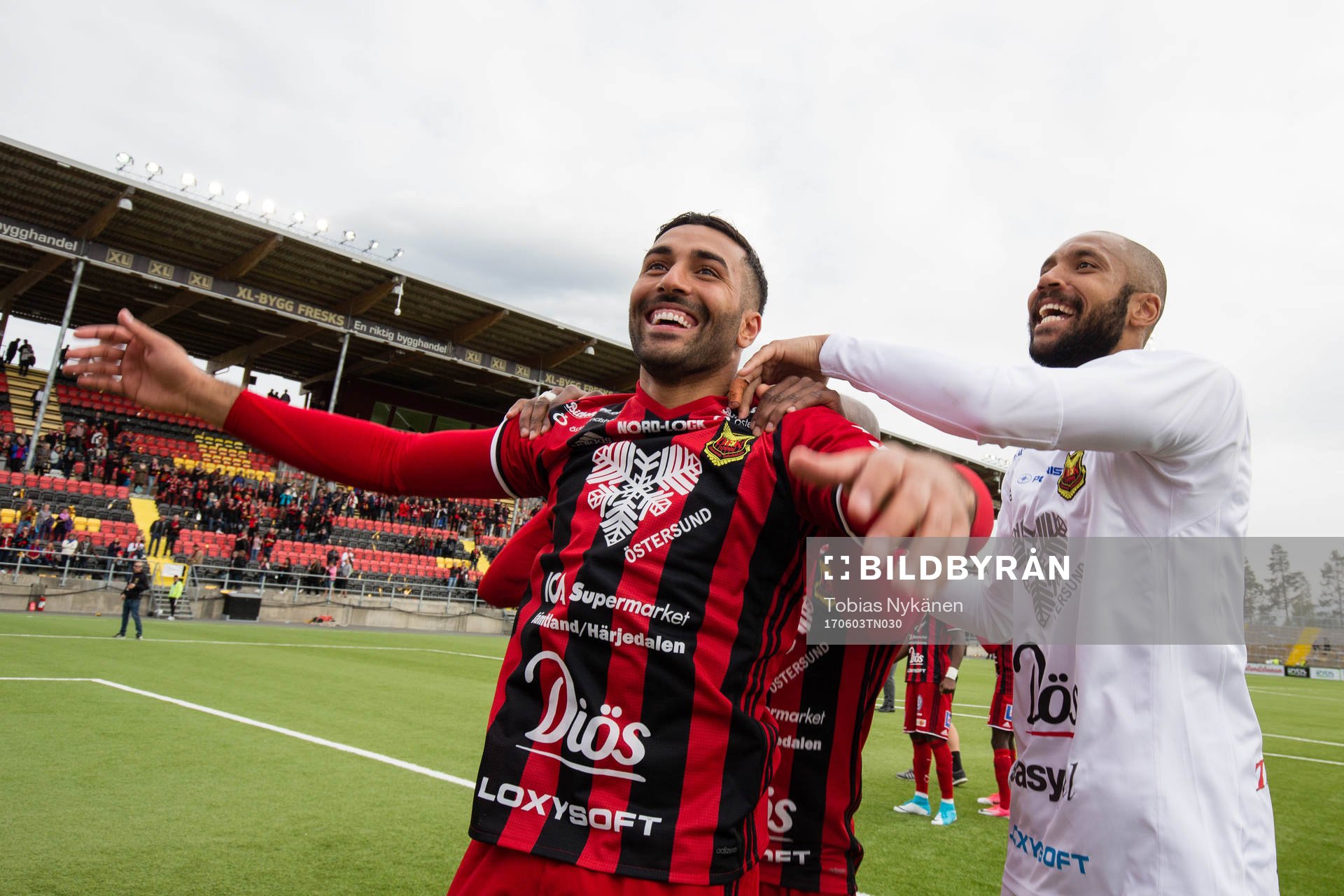 Östersunds Saman Ghoddos jublar