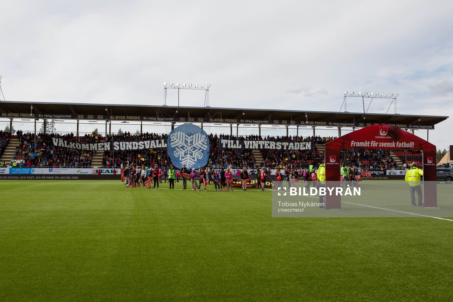 tifo innan fotbollsmatchen i Allsvenskan mellan Östersund