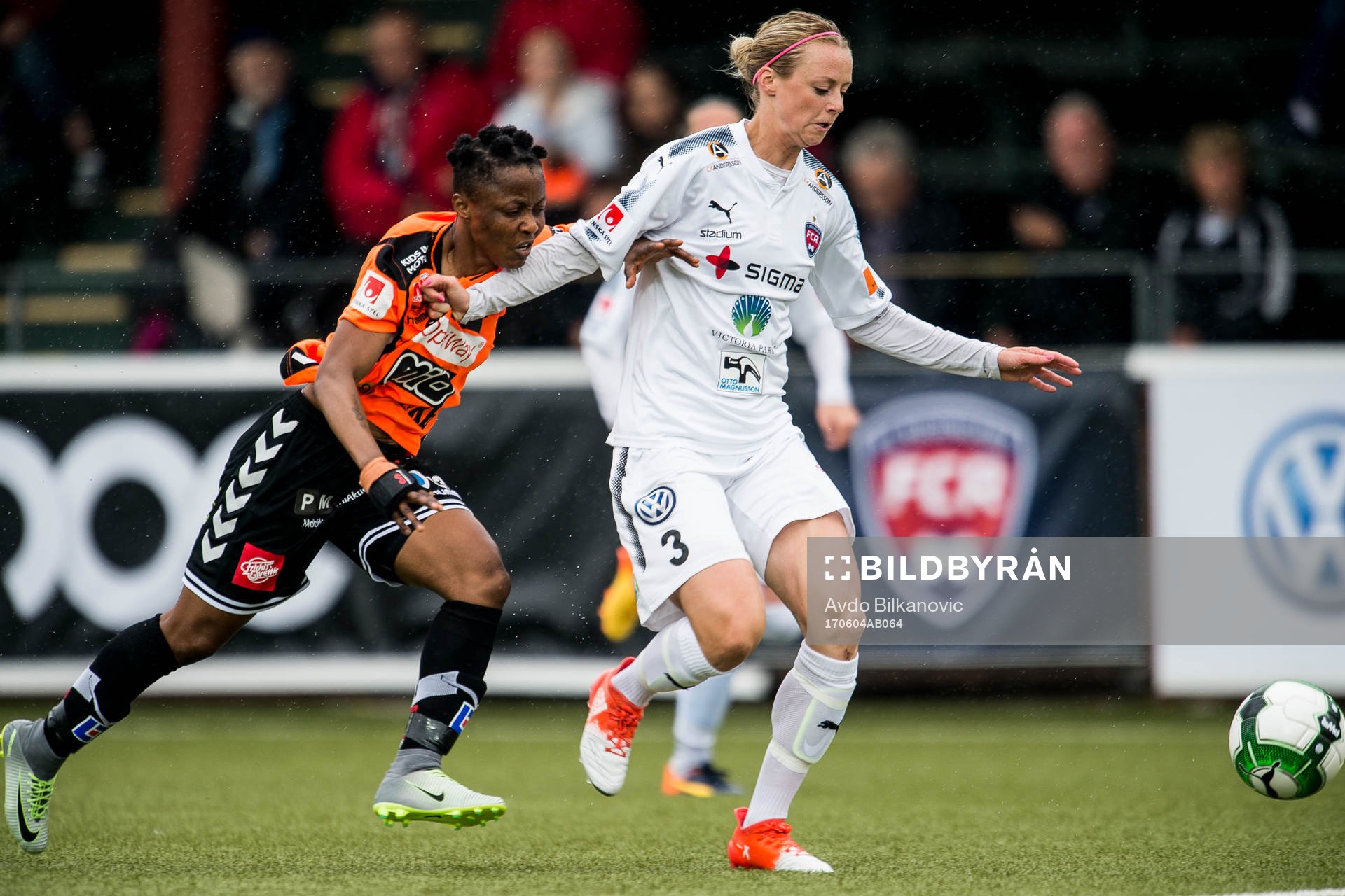 Kristianstads Ogonna Chukwudi jagar Rosengårds Amanda