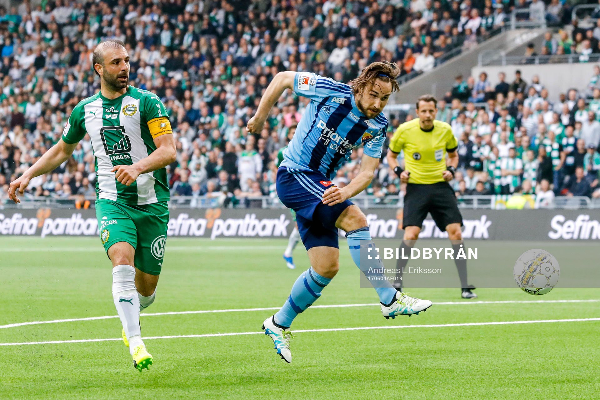 Hammarbys Kennedy Bakircioglu och Djurgårdens Kevin Walker