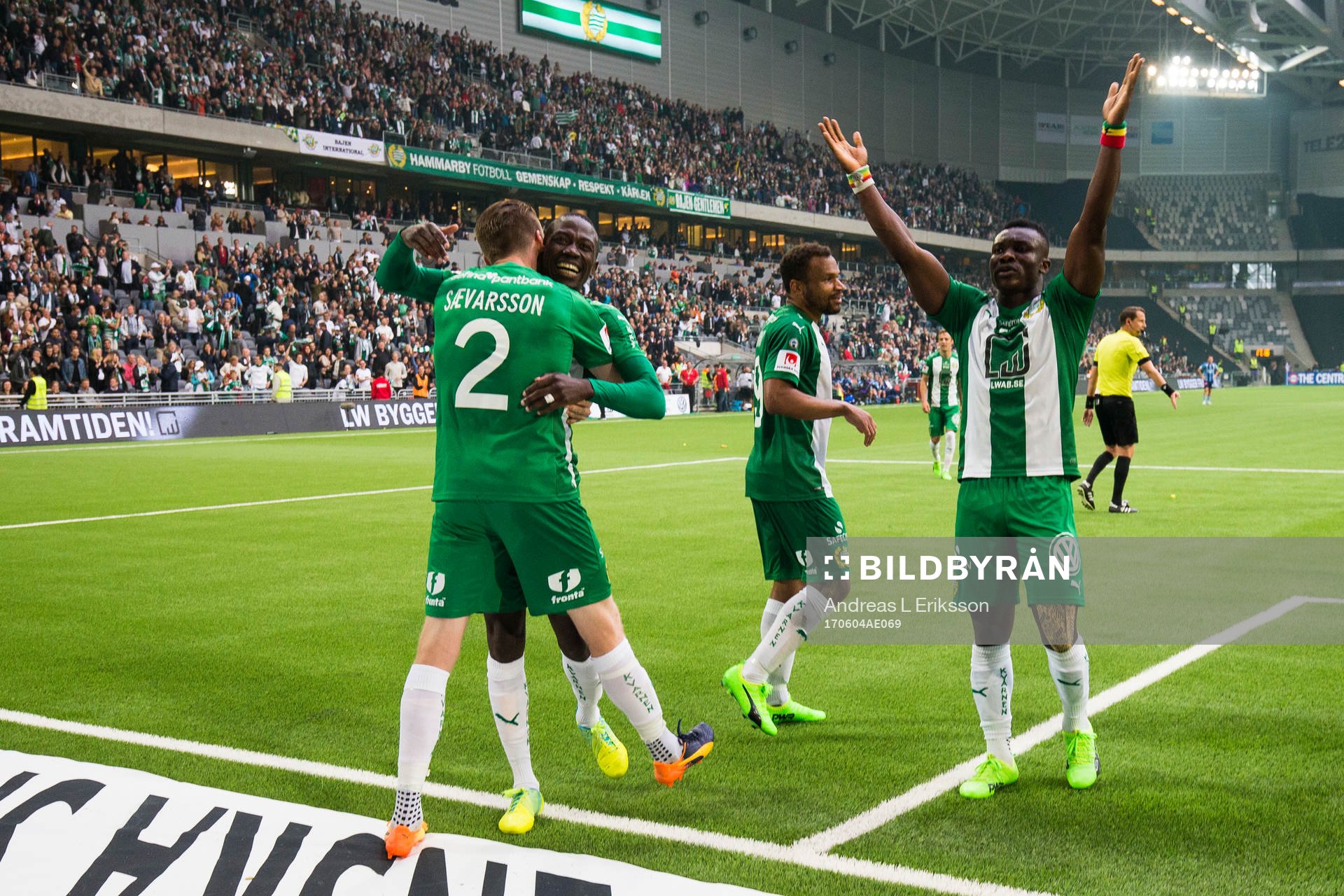 Hammarbys Pa Amat Dibba jublar tillsammans med Birkir Már Saevarsson, Serge-Junior Martinsson Ngouali och Joseph Aidoo efter att ha gjort 3-1 för Hammarby under fotbollsmatchen i Allsvenskan mellan Hammarby och Djurgården den 4 juni 2017 i Stockholm.