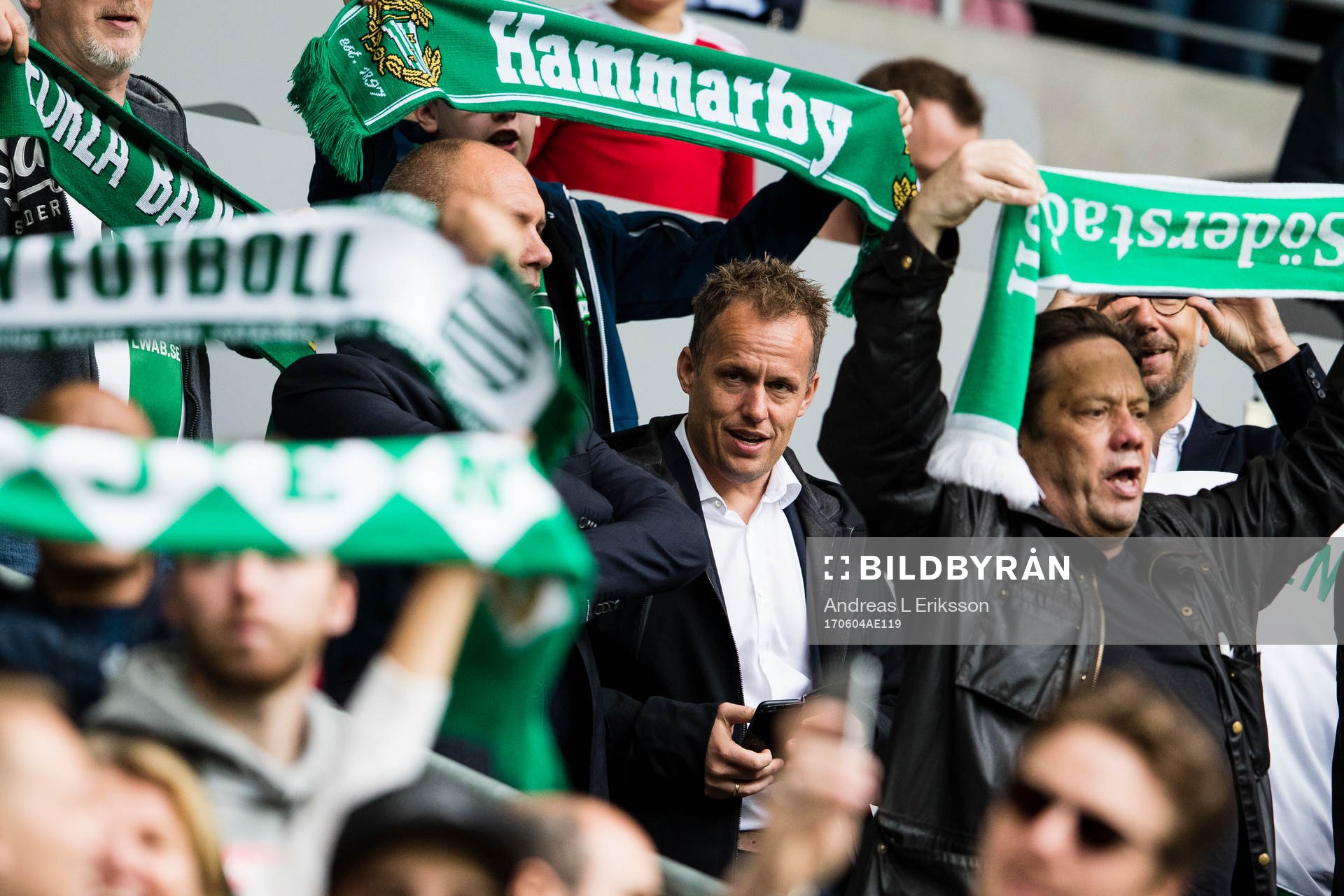Hammarbys tränare Jakob Michelsen på läktaren
