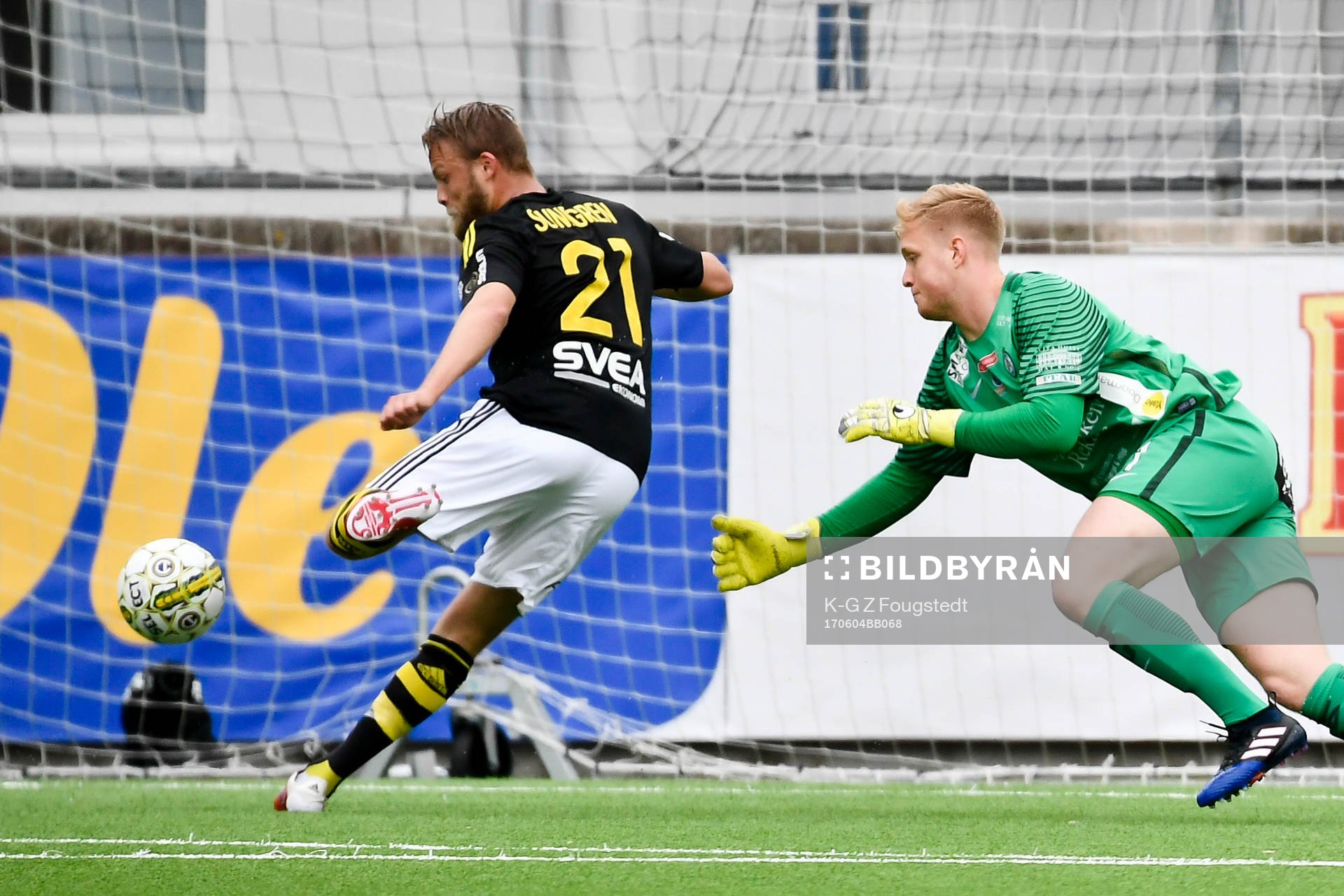 s Daniel Sundgren gör 0-1