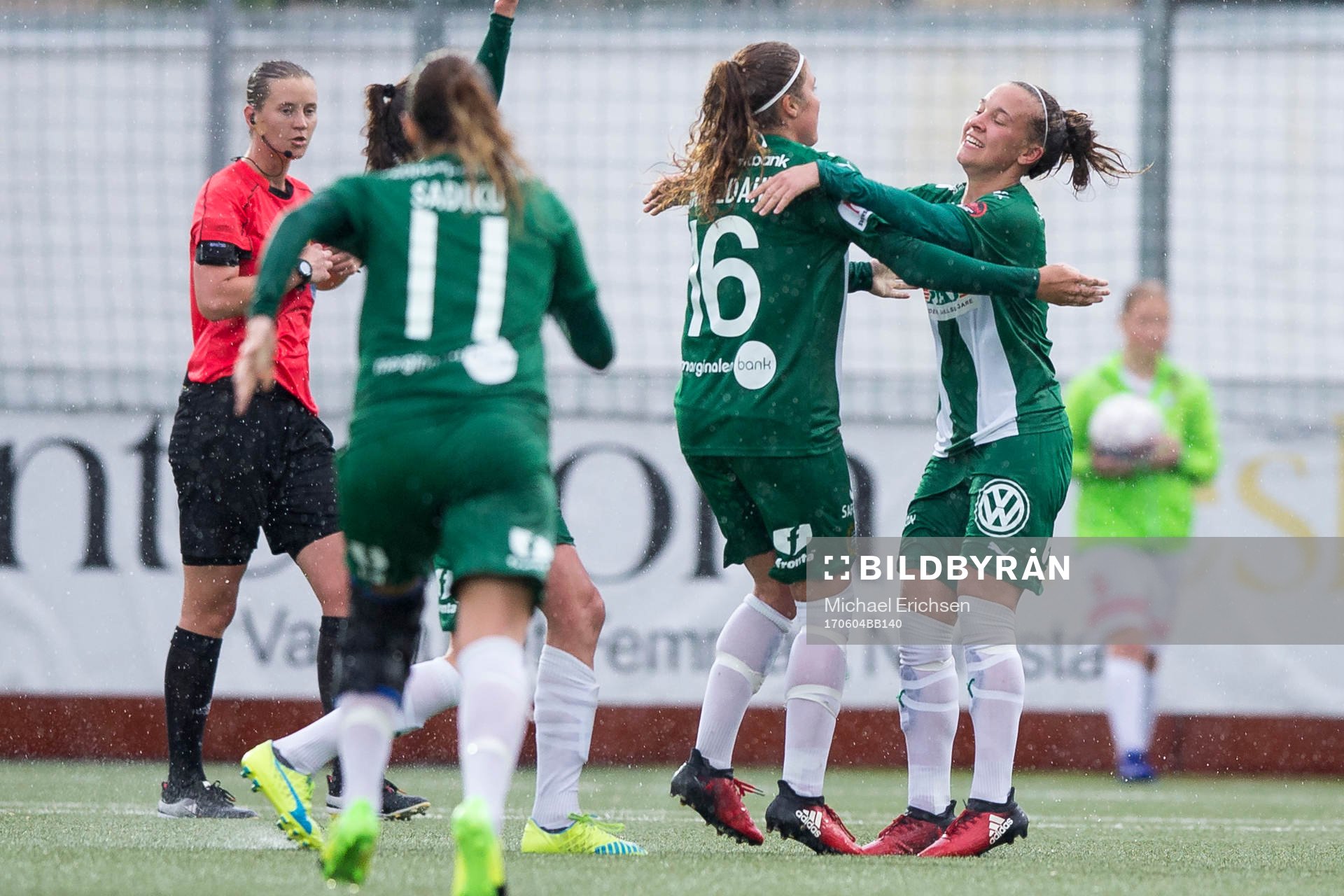 4 Hammarbys Julia Zigiotti Olme jublar ihop med Filippa