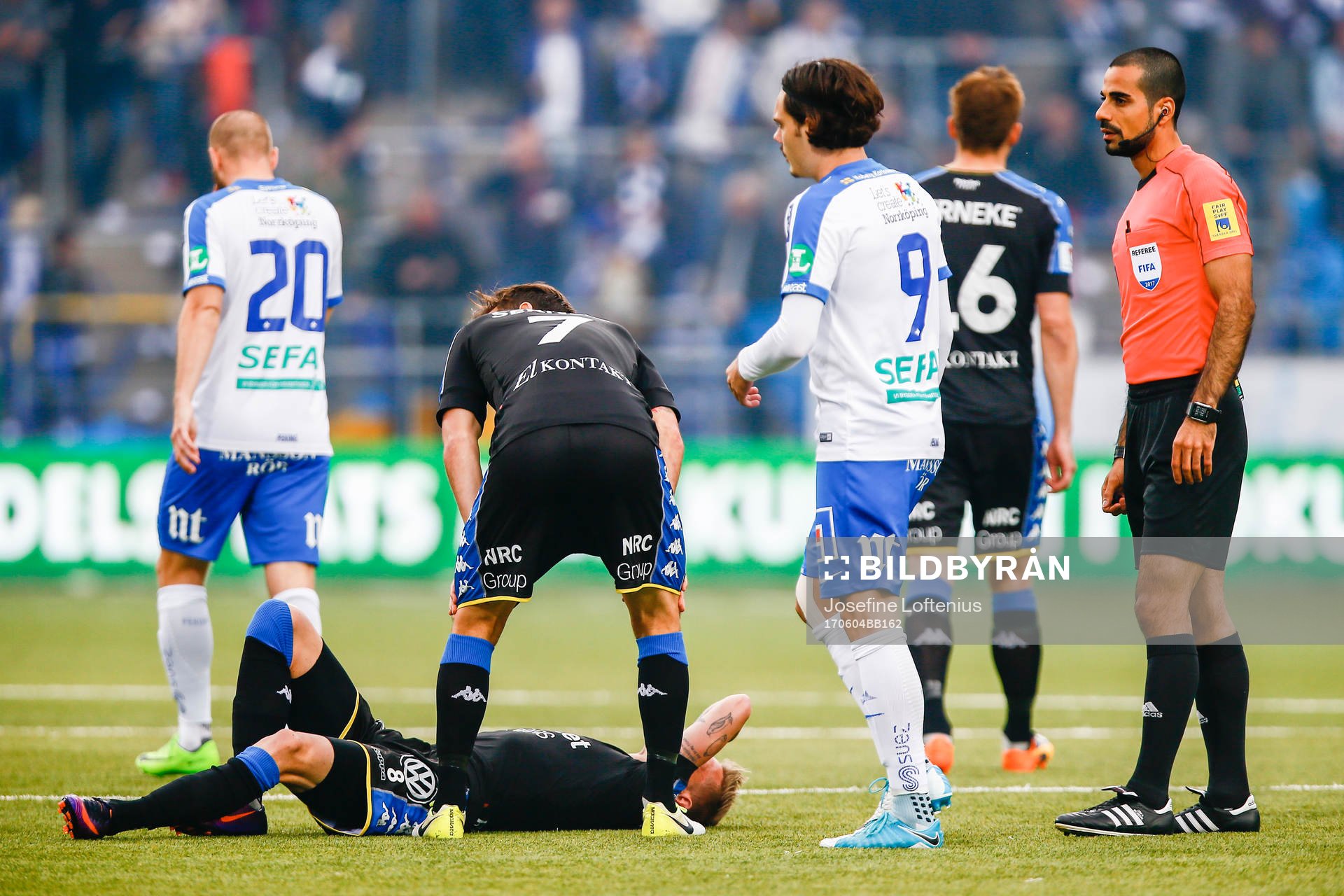 IFK Göteborgs Sören Rieks tvingas lämna planen