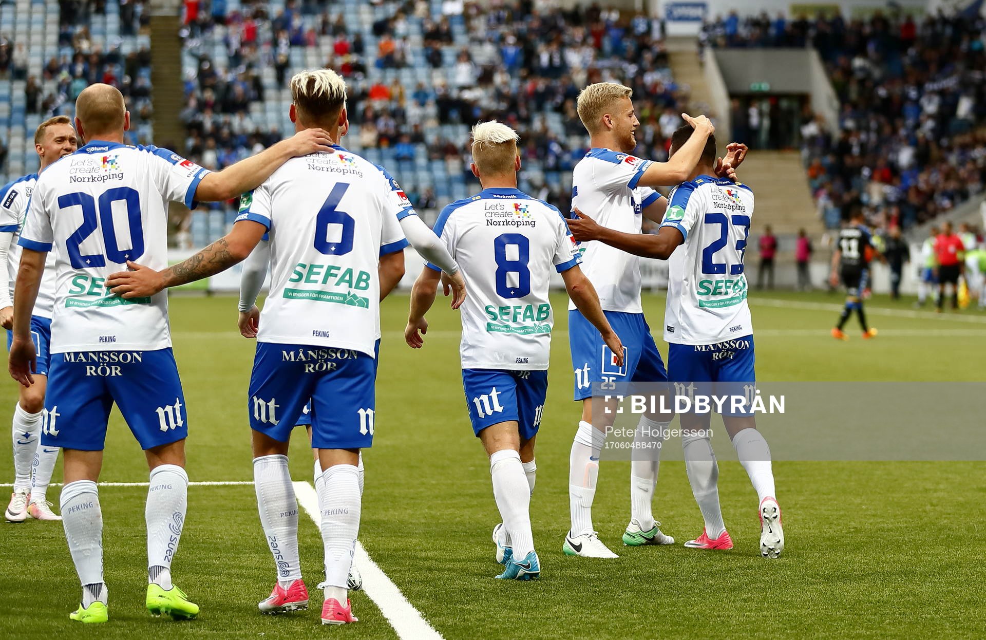 Norrköpings spelare jublar