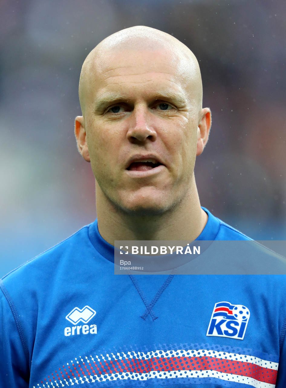 Emil Hallfredsson, Island