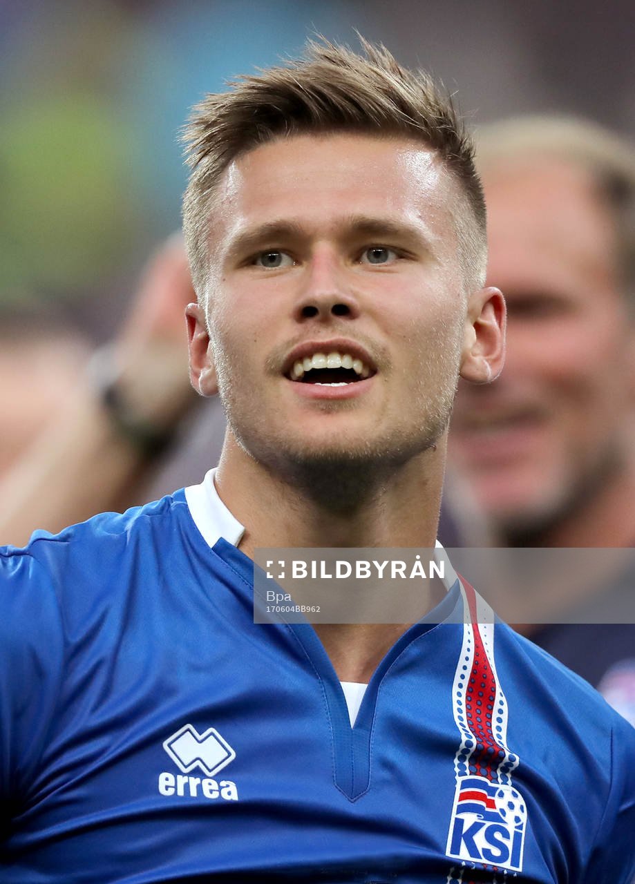 Arnor Ingvi Traustason, Island