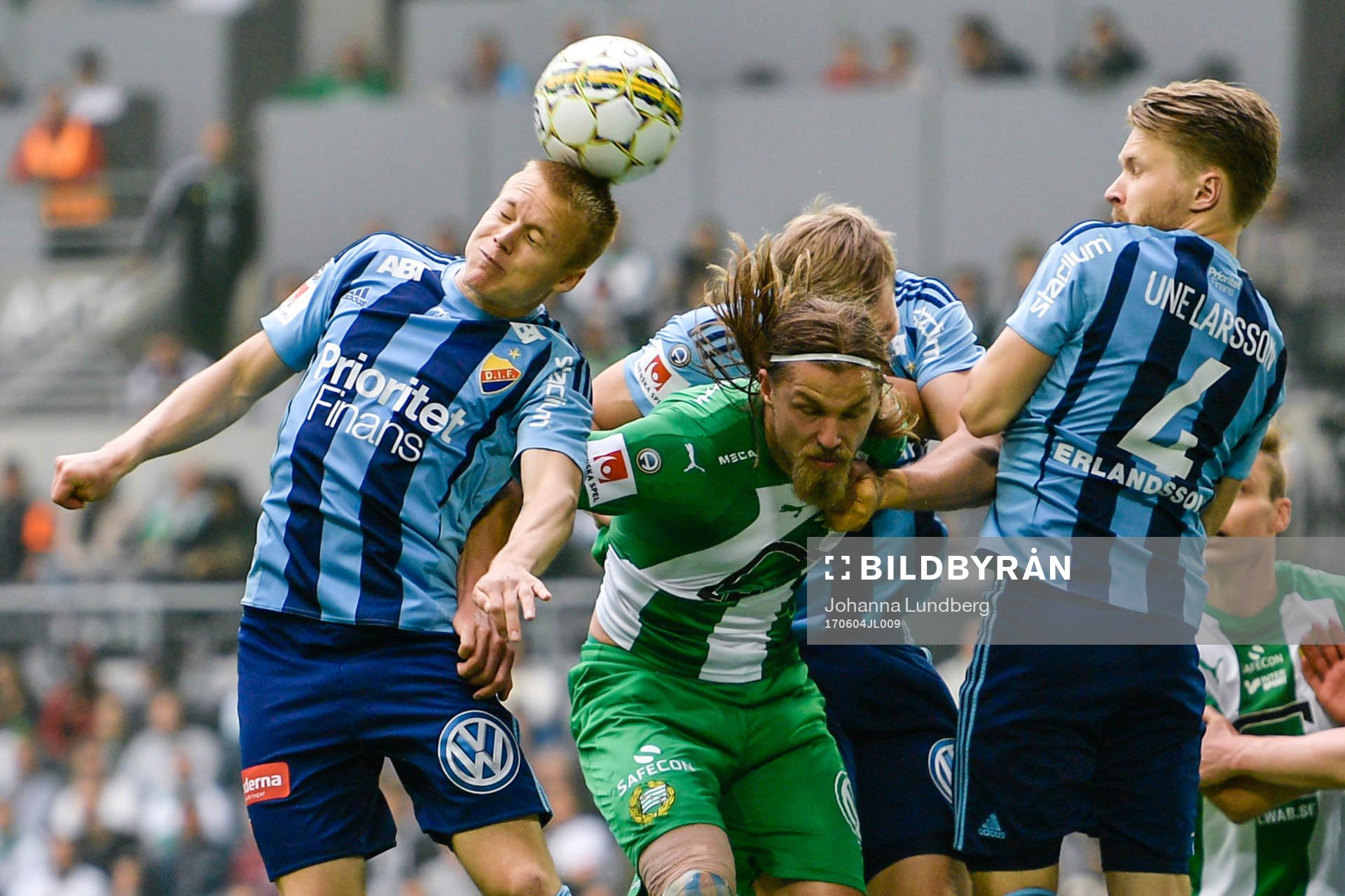 Djurgårdens Elliot Käck och Jacob Une Larsson i en