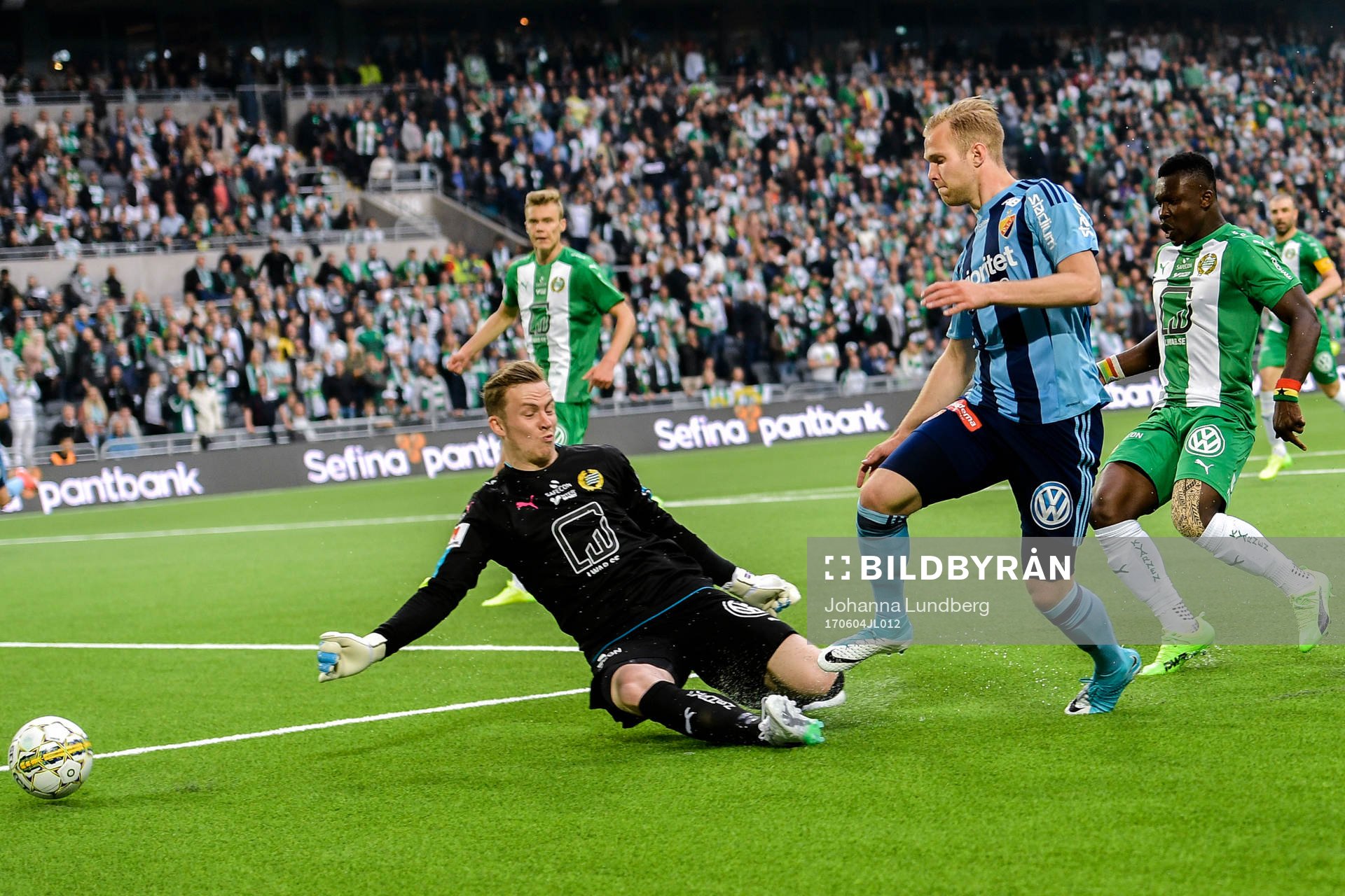 Hammarbys målvakt Ögmundur Kristinsson och Djurgårdens