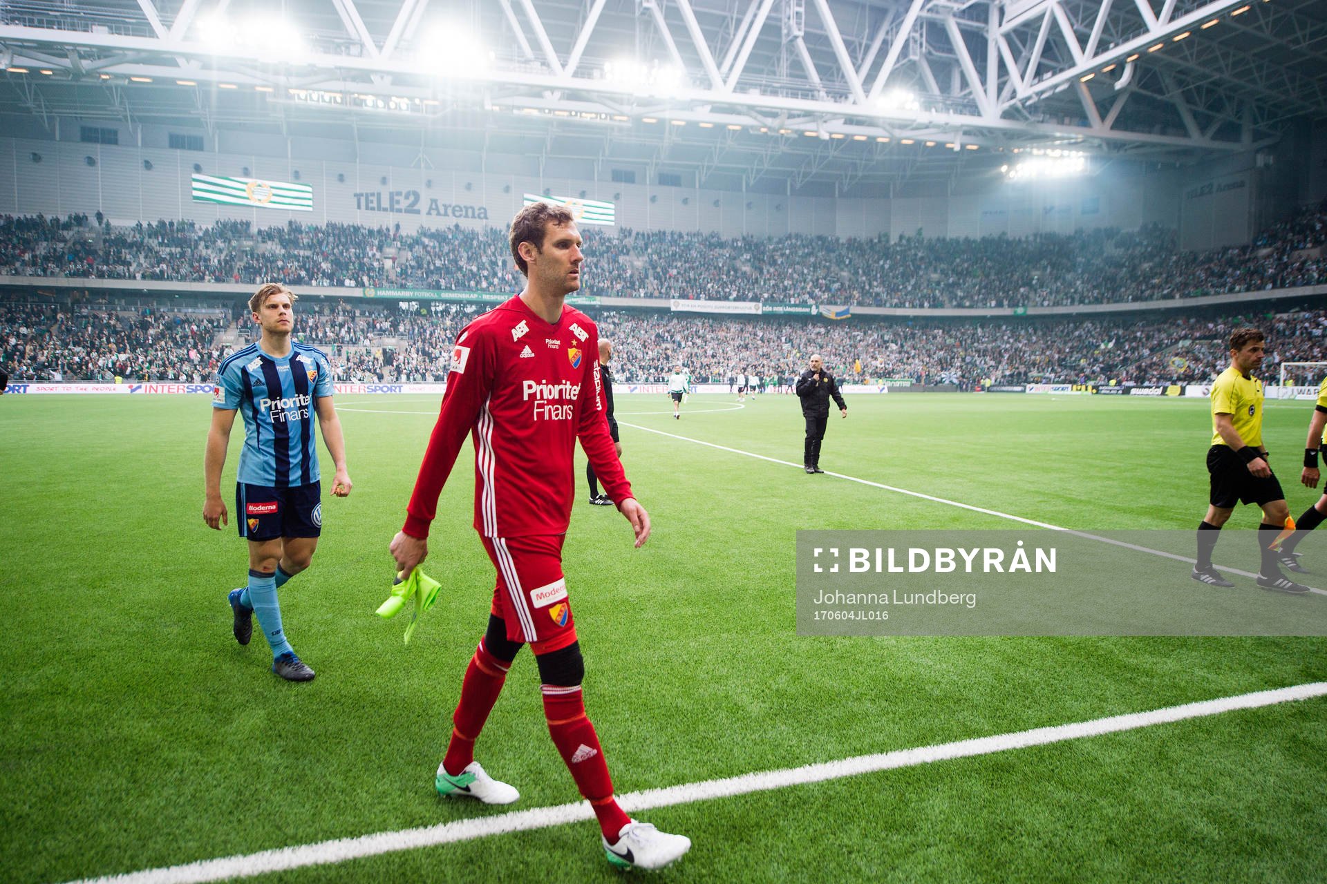 Djurgårdens målvakt Andreas Isaksson deppar