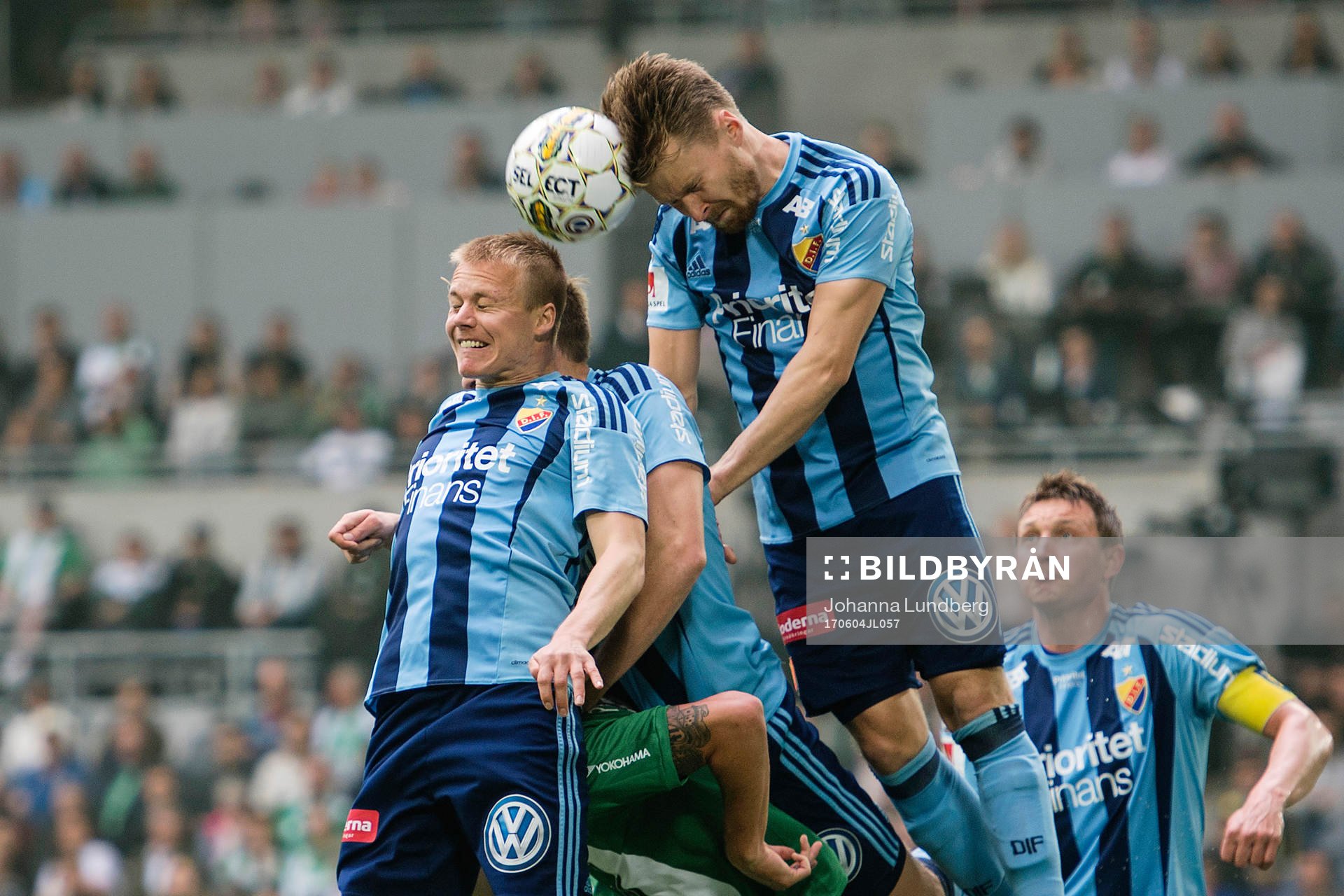 Djurgårdens Elliot Käck och Jacob Une Larsson i en