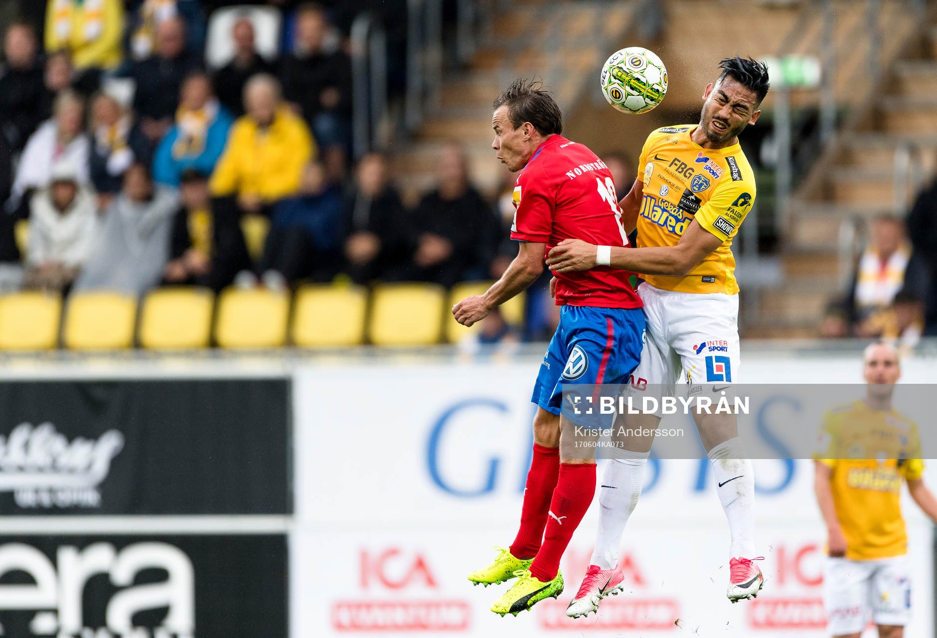 Helsingborgs Anton Wede och Falkenbergs Amin Nazari