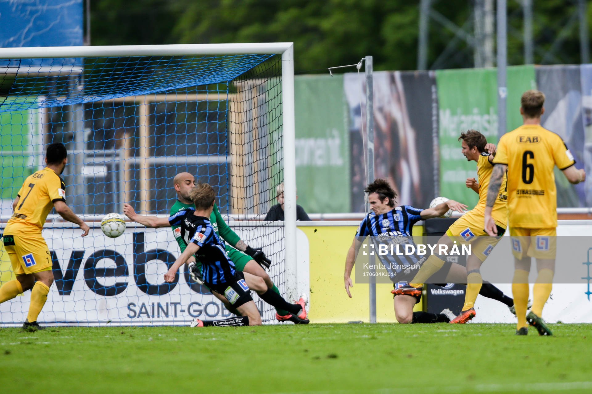 Halmstads Fredrik Olsson gör 0-1
