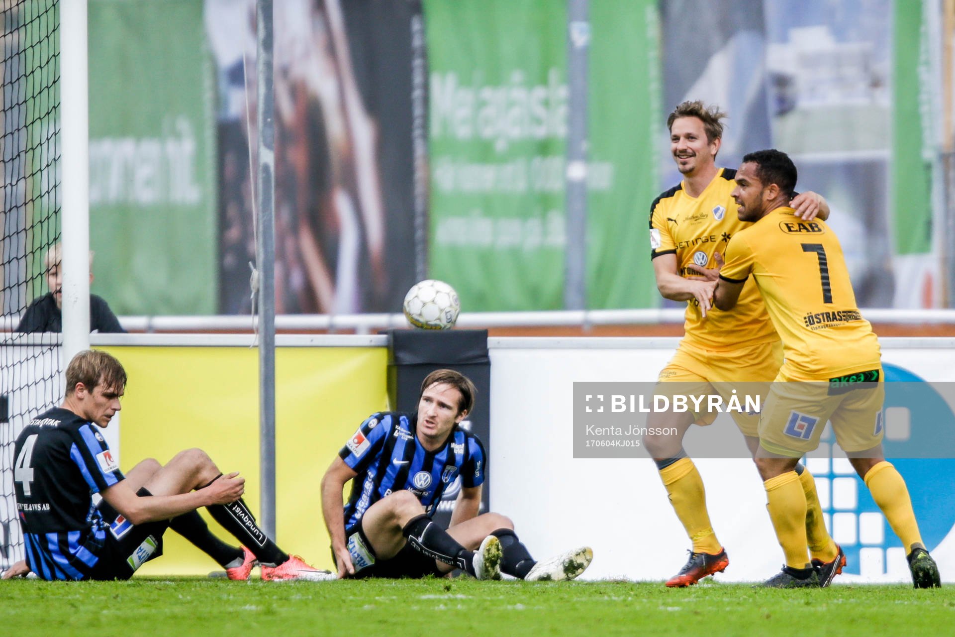 Halmstads Fredrik Olsson jublar
