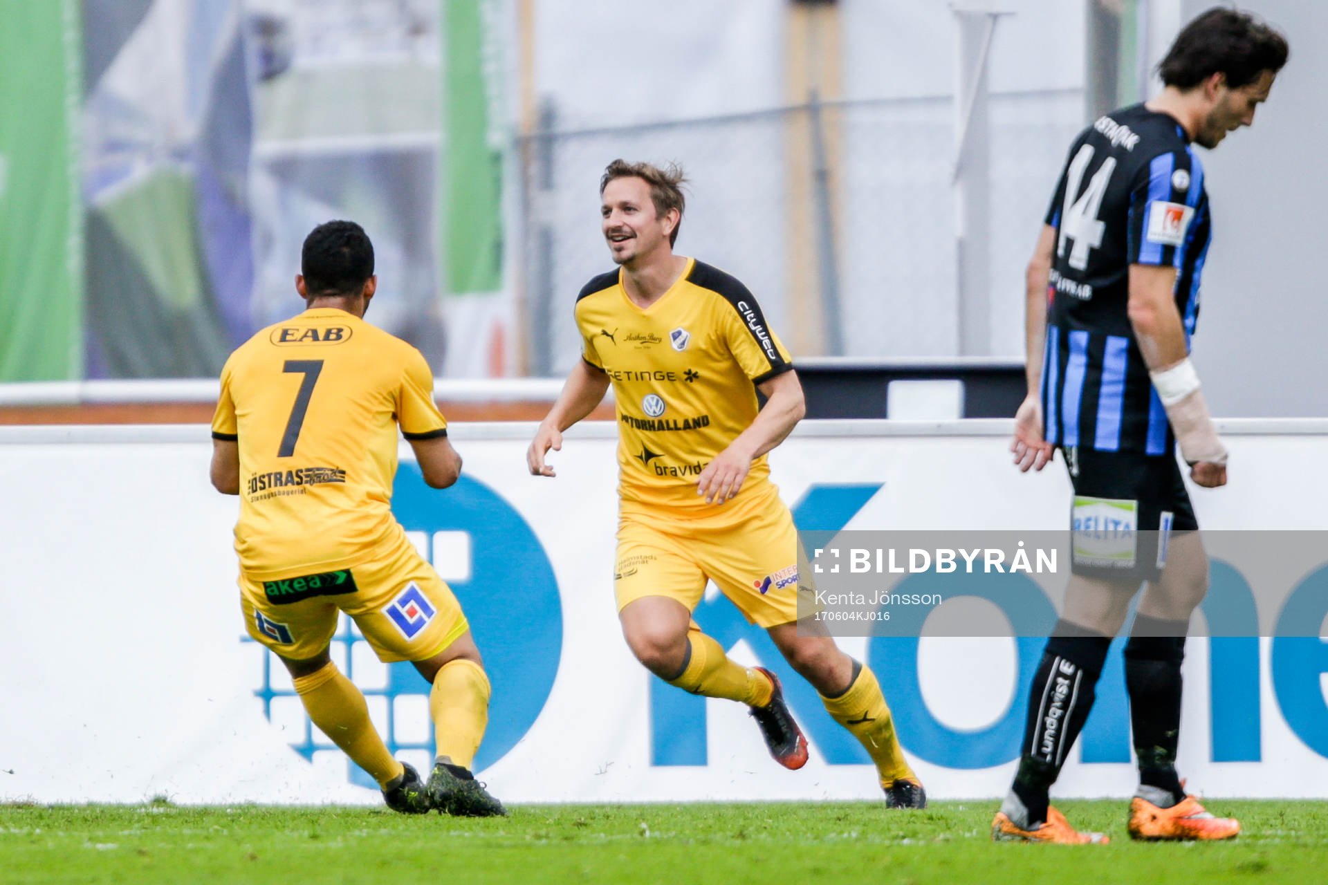 Halmstads Fredrik Olsson jublar