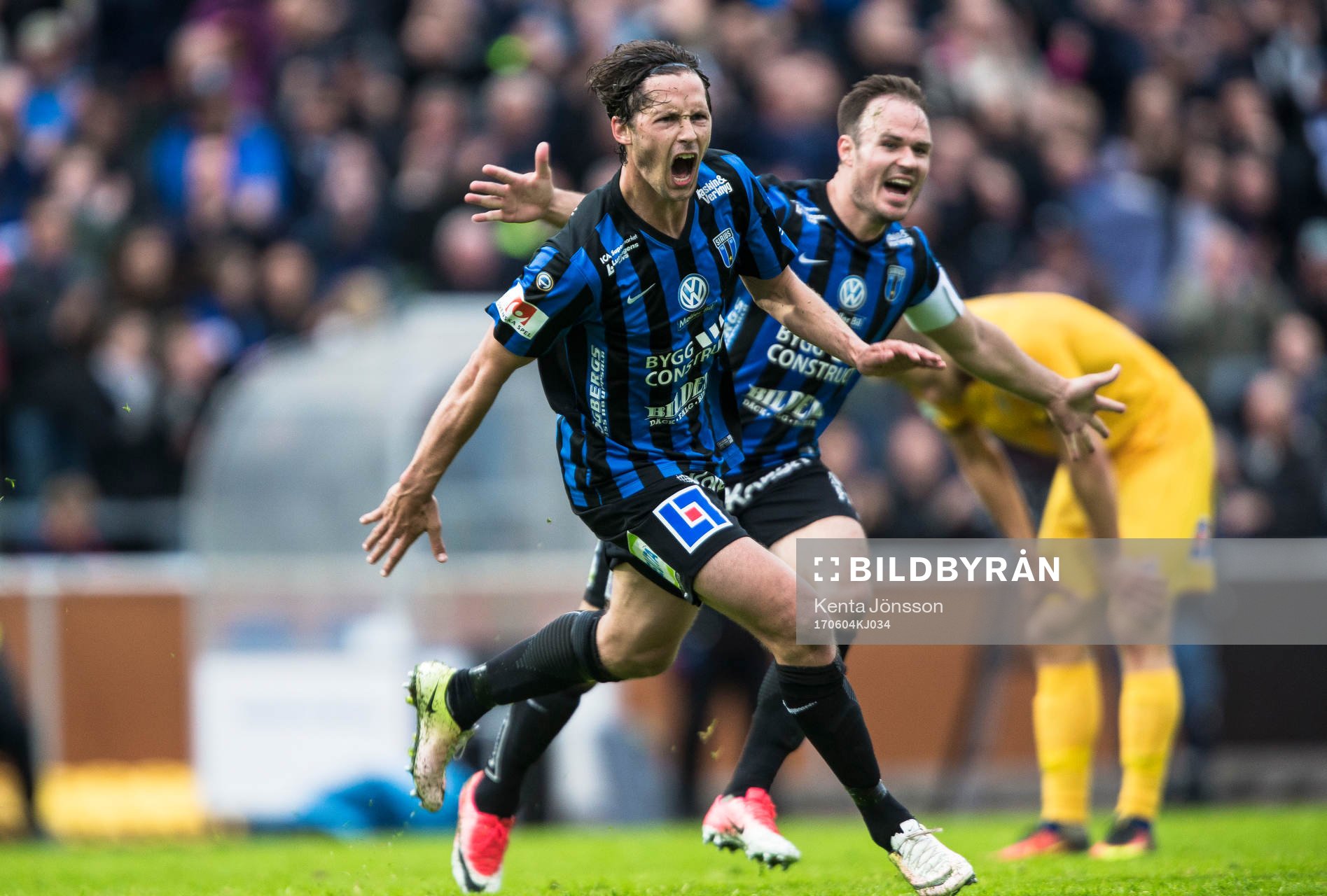 Sirius Philip Haglund jublar med Niklas Busch Thor