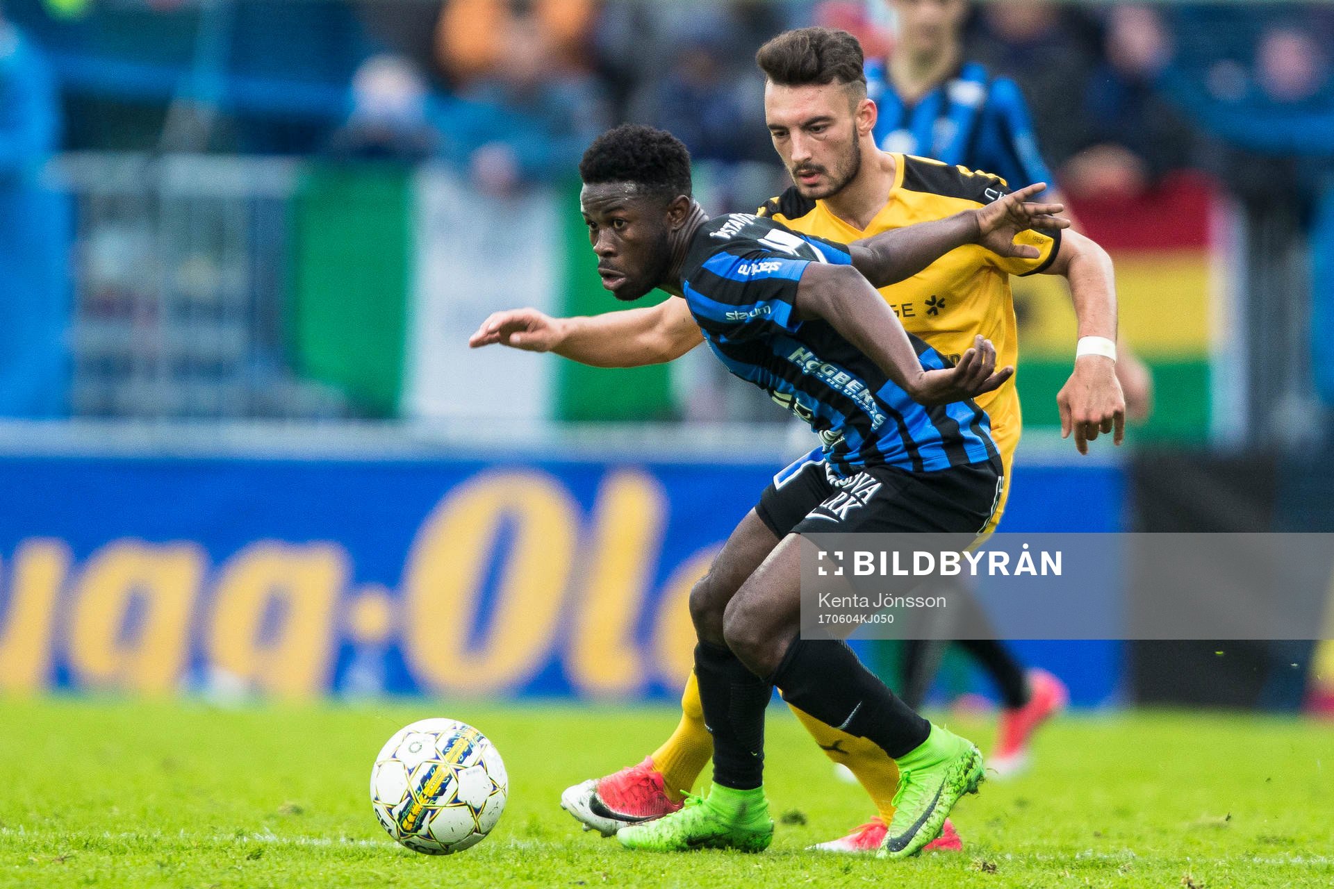 Sirius Kingsley Kofi Sarfo och Halmstads Sead Haksabanovic