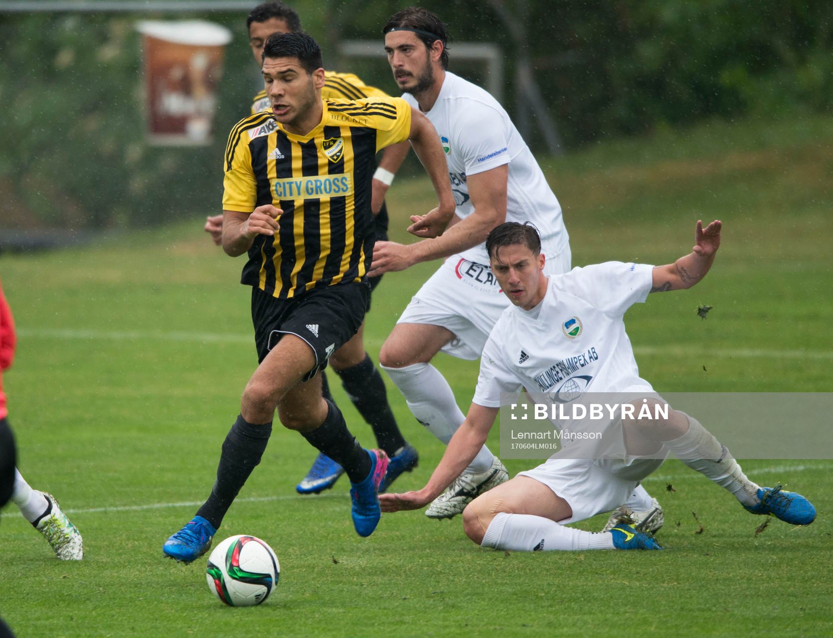 IFK Hässleholms  Tommy Filipovic i matchen i division 2