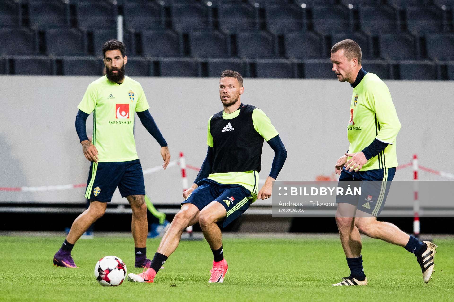 Sveriges Jimmy Durmaz, Marcus Berg och Jakob Johansson under en träning med Sveriges fotbollslandslag den 5 juni 2017 i Stockholm.