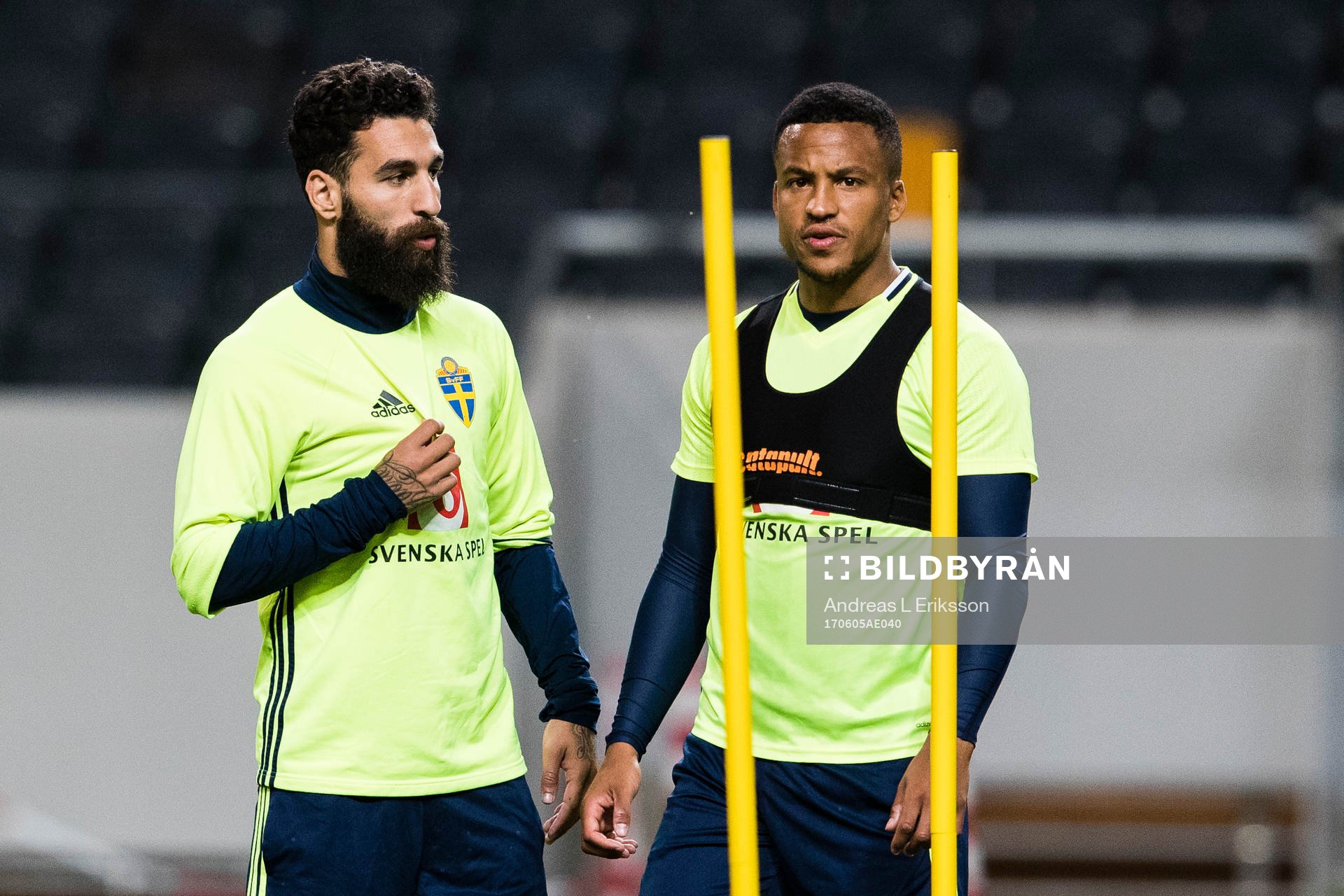 Sveriges Jimmy Durmaz och Martin Olsson