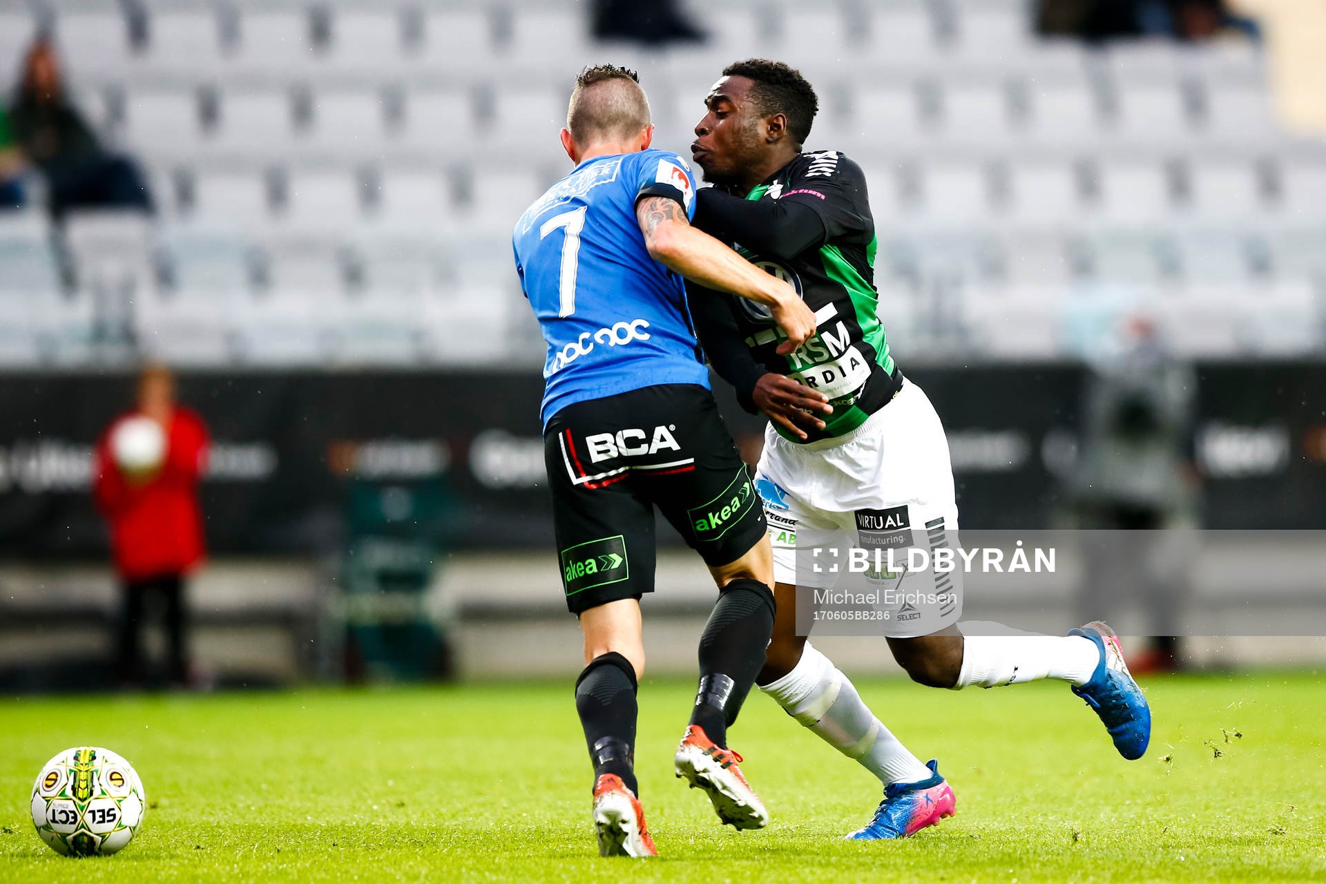 Trelleborgs Kristian Haynes och GAIS Rickson Mansiamina