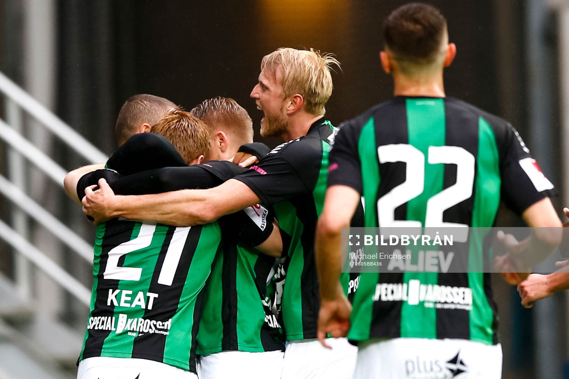 GAIS spelare jublar efter 1-0 av Malkolm Moenza under fotbollsmatchen i Superettan mellan GAIS och Trelleborg den 5 juni 2017 i Göteborg.