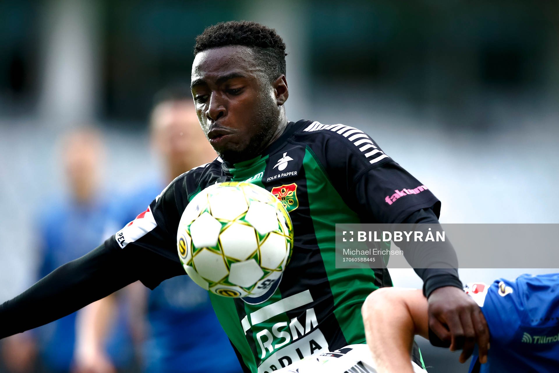 GAIS Rickson Mansiamina och Trelleborgs Jacob Palander under fotbollsmatchen i Superettan mellan GAIS och Trelleborg den 5 juni 2017 i Göteborg.