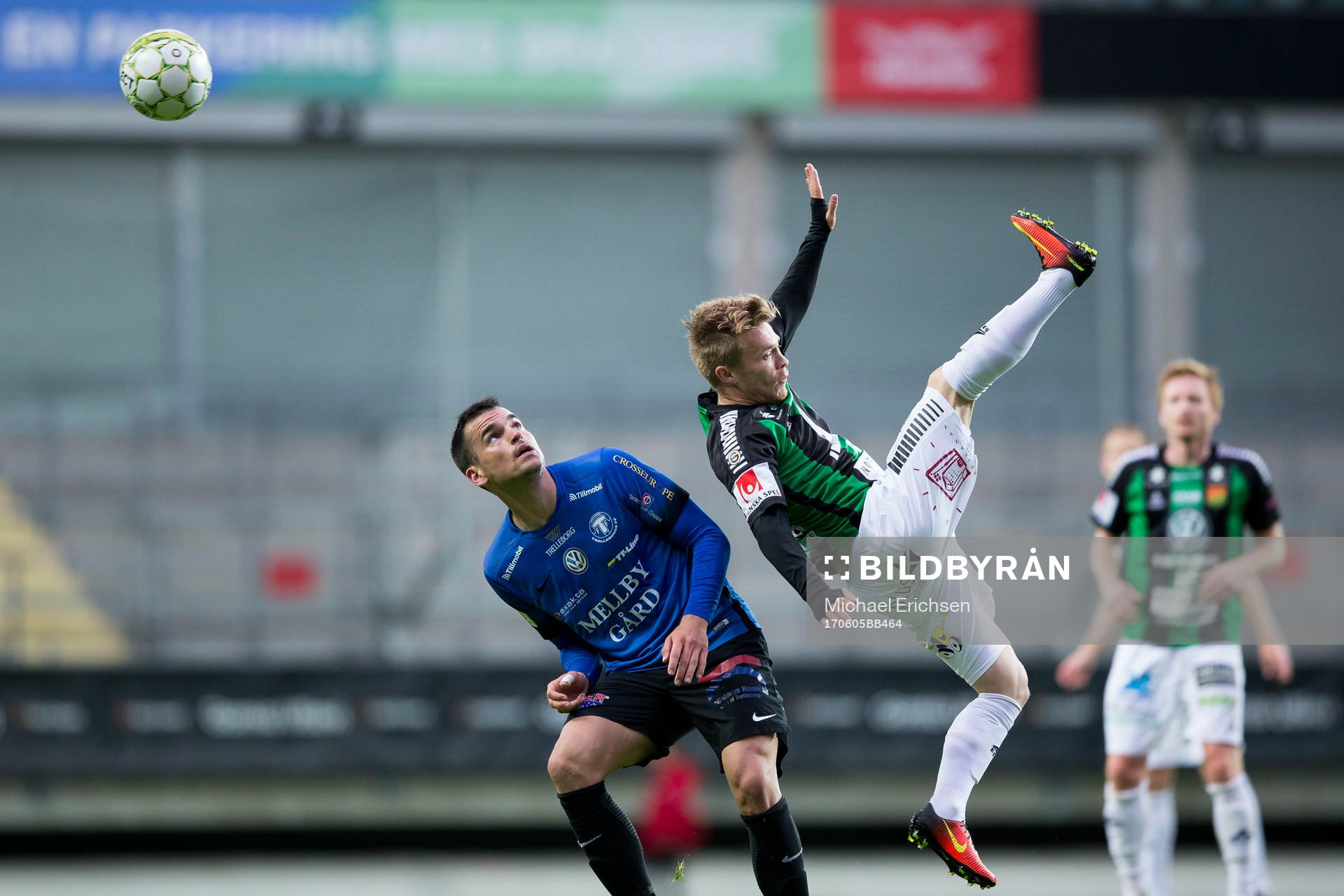 Trelleborgs Dino Islamovic tacklar GAIS Andreas Peterson under fotbollsmatchen i Superettan mellan GAIS och Trelleborg den 5 juni 2017 i Göteborg.