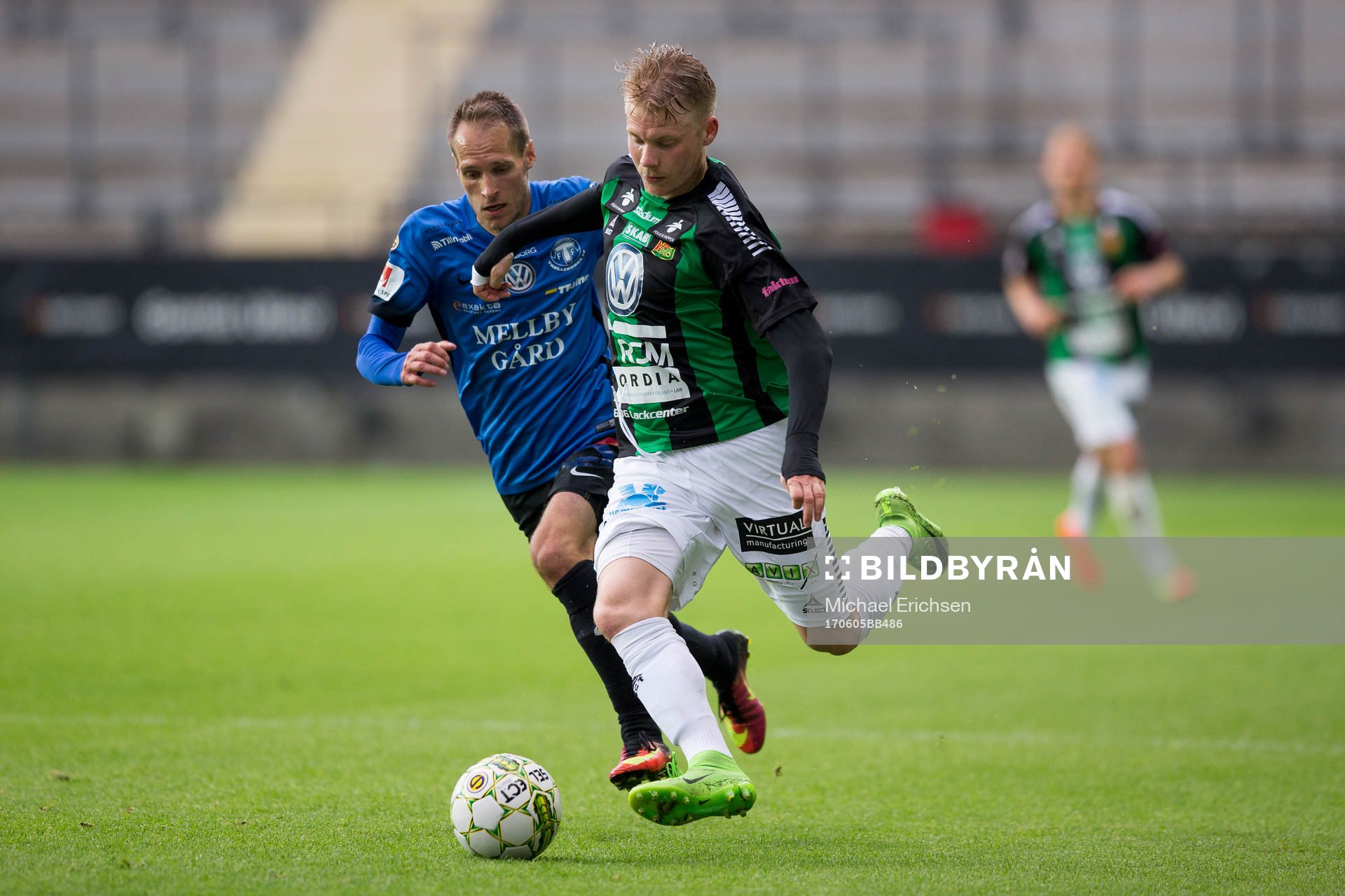 GAIS Johan Svahn före Trelleborgs Zoran Jovanovic