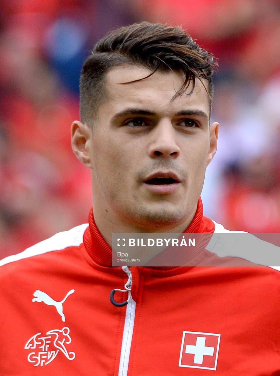 Granit Xhaka, Schweiz