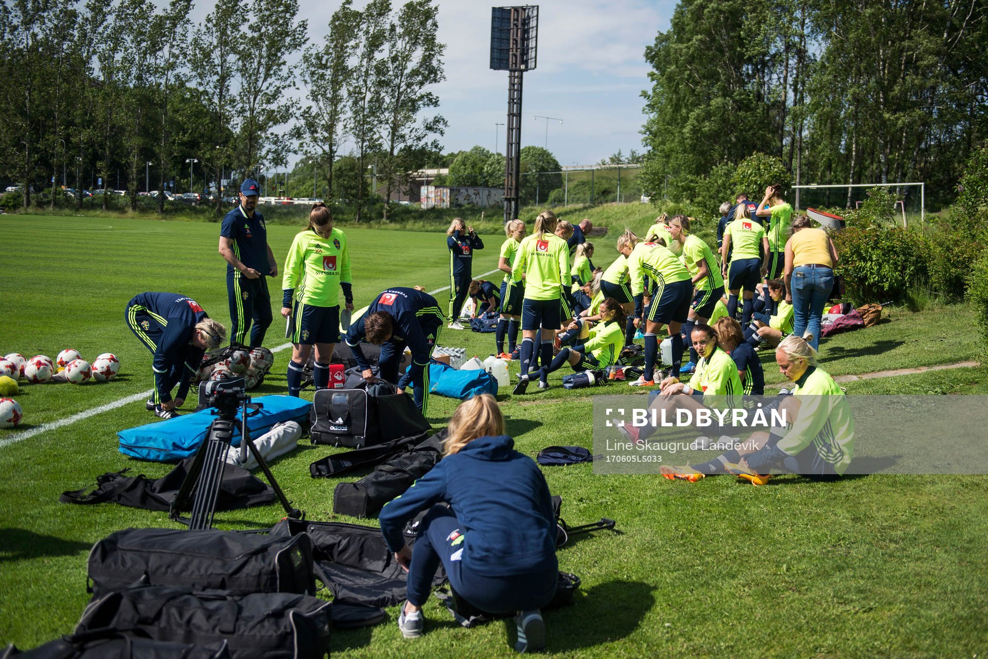 Det svenska landslaget på plats på Öis-gården