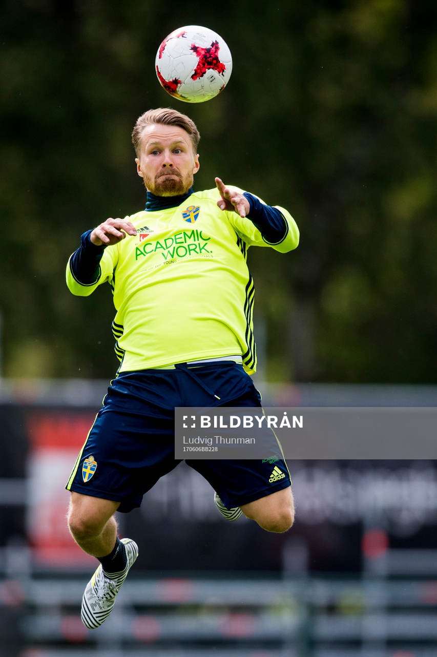 Jacob Une Larsson